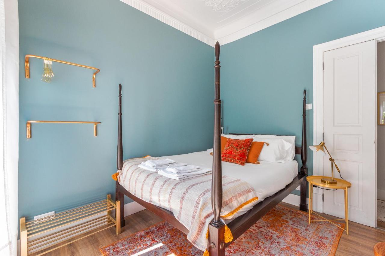 Сasa de vacaciones Bright Center, 10m From Subway, 6 Rooms, Up To 20 Ppl Lisboa