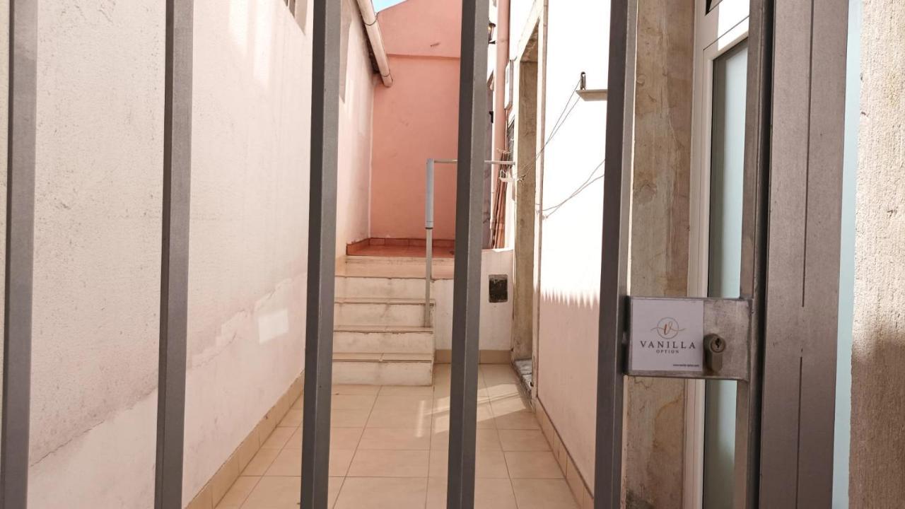 With Terrasse - 3 Bedroom, 3 Bathroom Triplex Apartment *