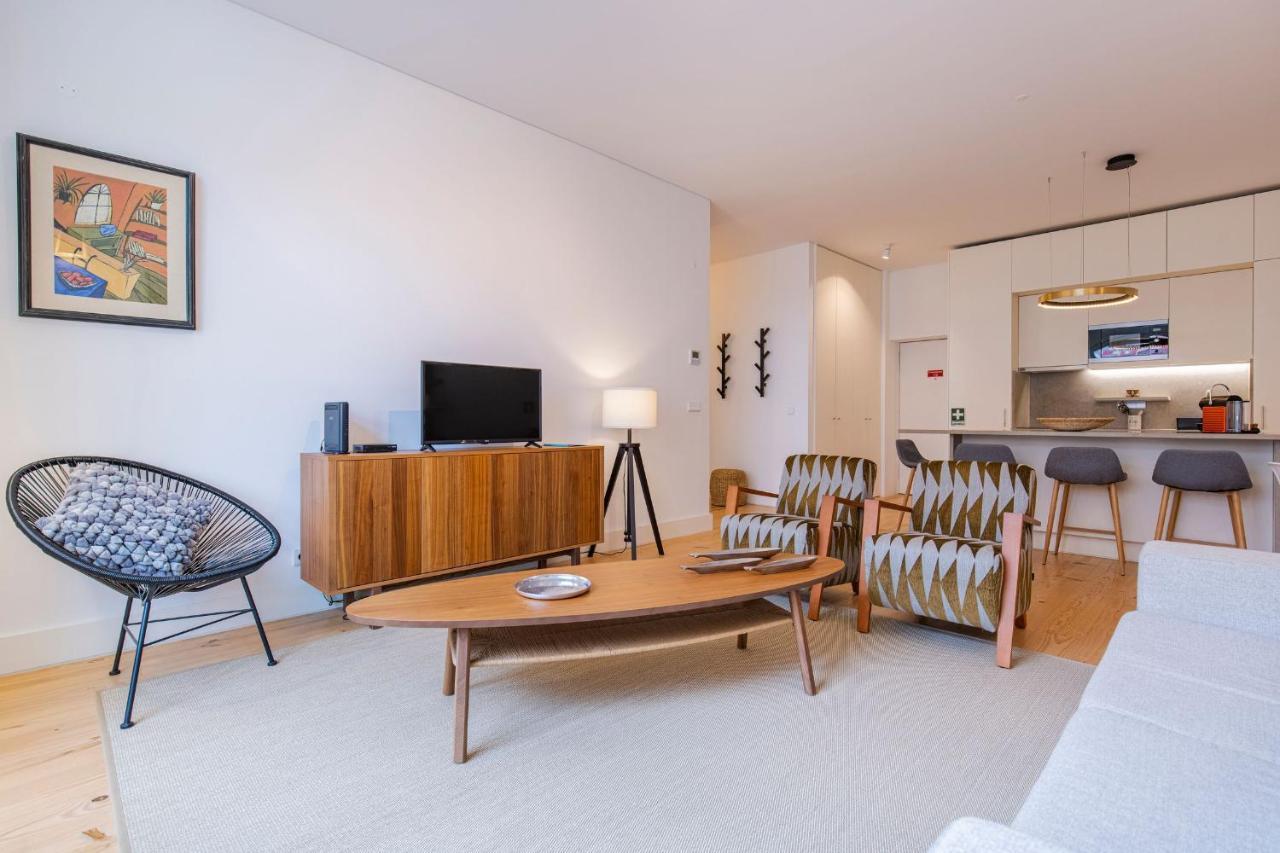 Modern Rustic Flat In Santos By Lovelystay *