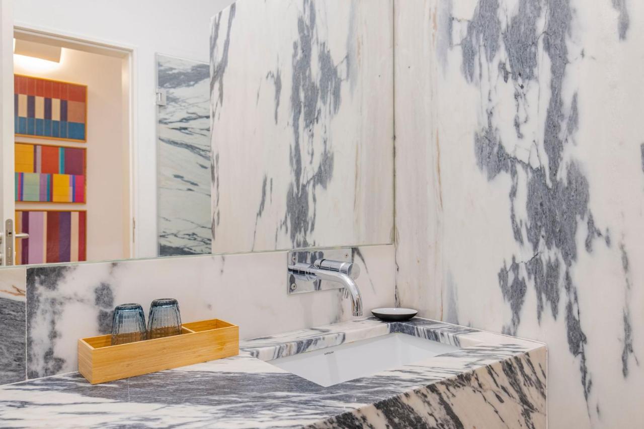 Modern Rustic Flat In Santos By Lovelystay *