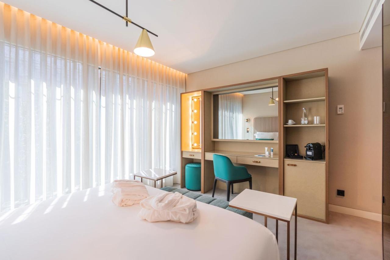 Luster Hotel