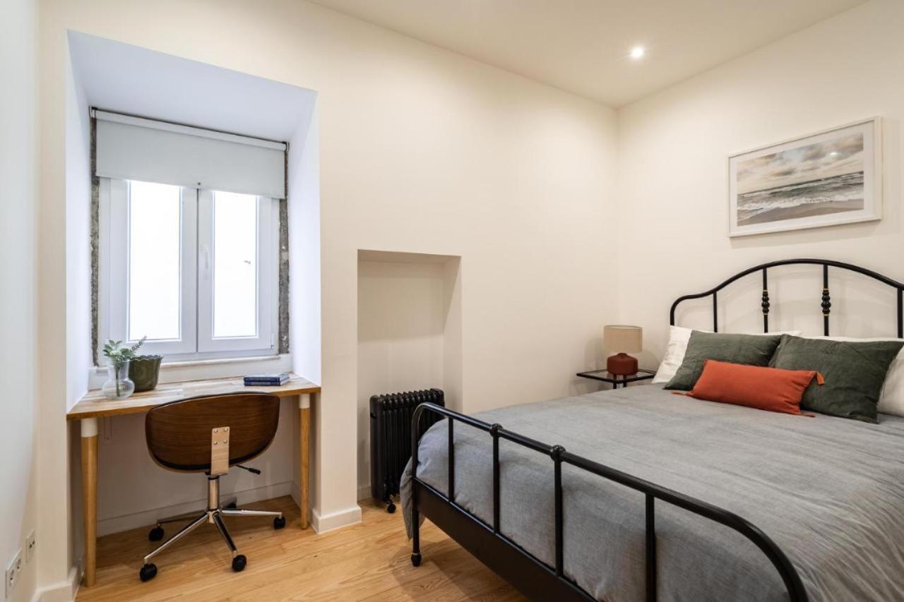 Apartamento Whome Chic 2-bed Near Santos & Alcantara Perfect For Families & Couples Lisboa