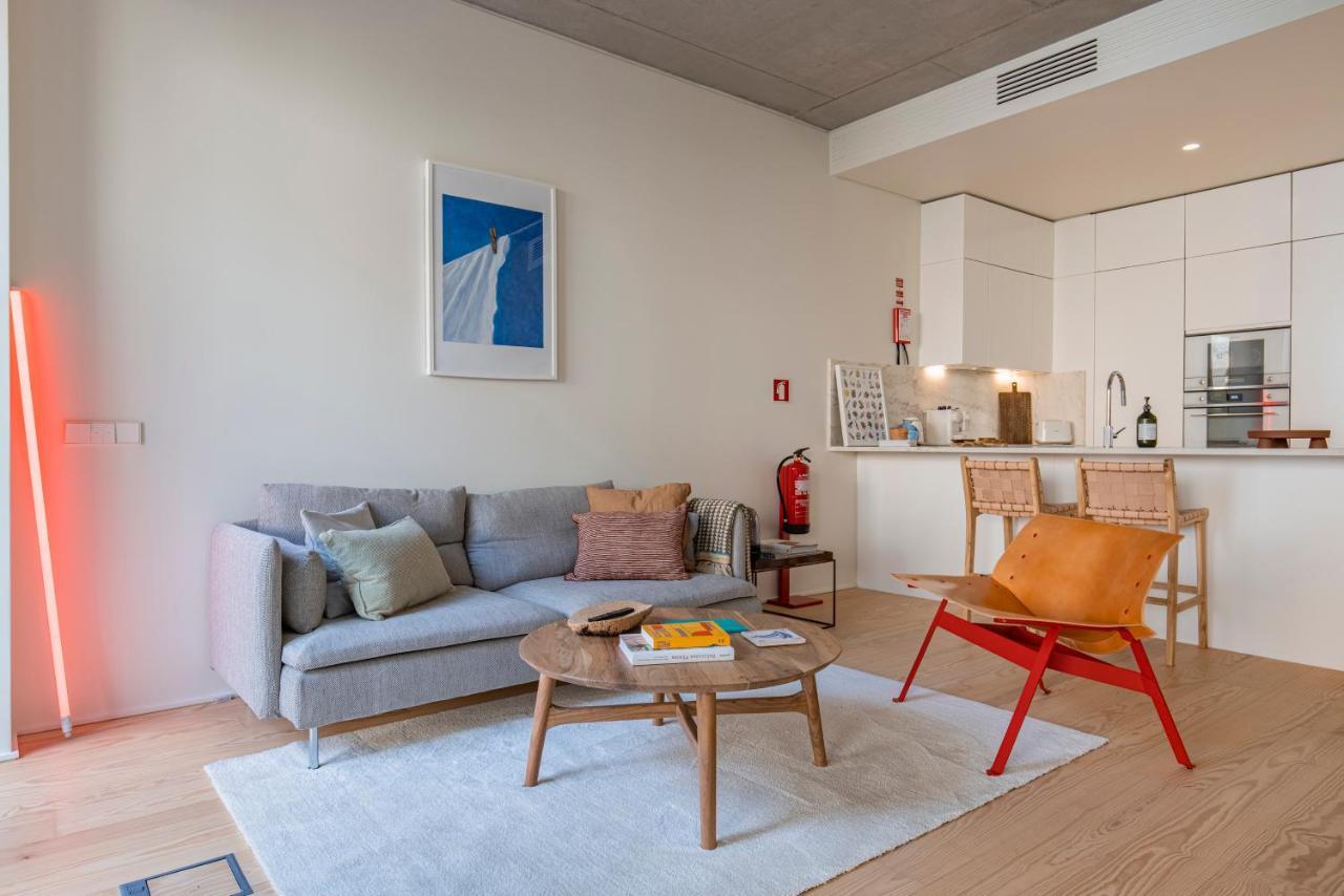 Deluxe 2bdr W/ Patio By Lovelystay *