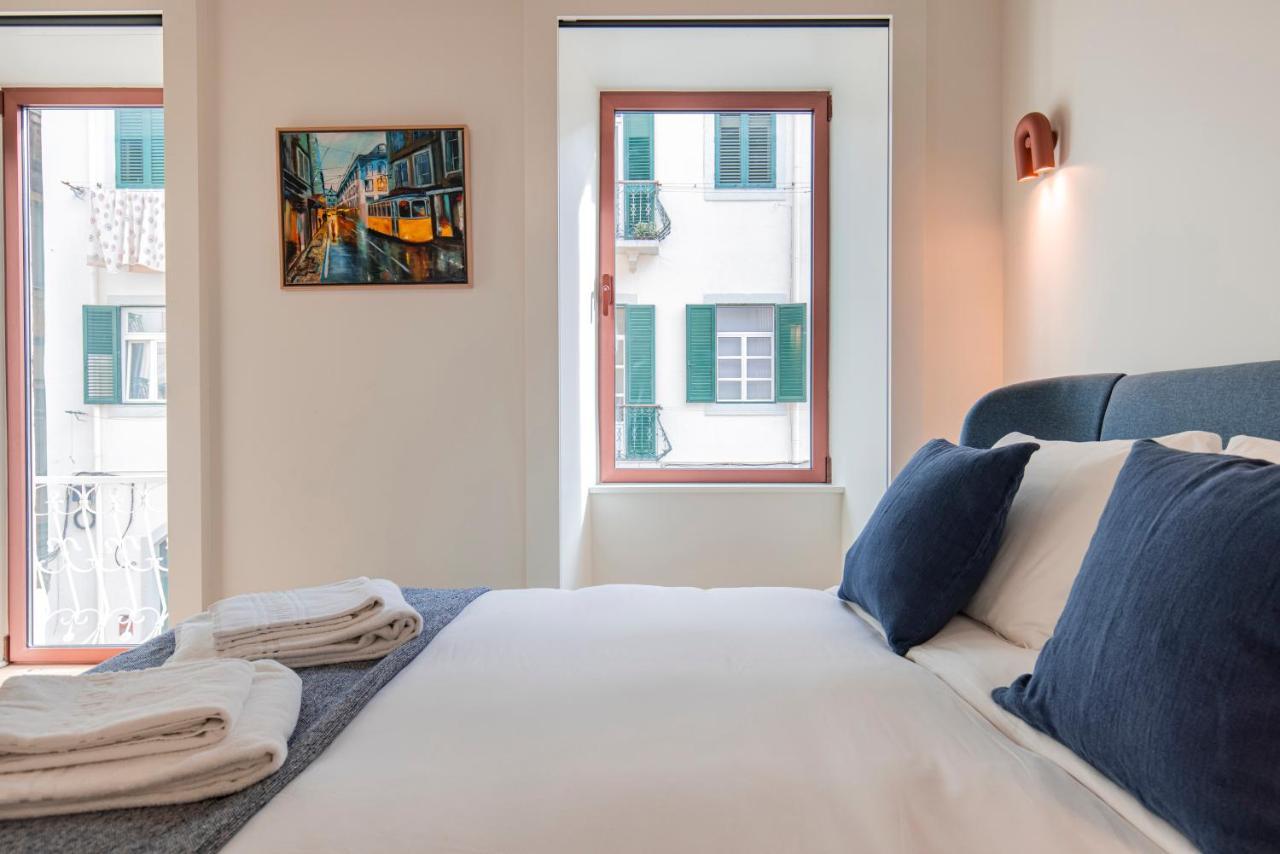 Deluxe 2bdr W/ Patio By Lovelystay