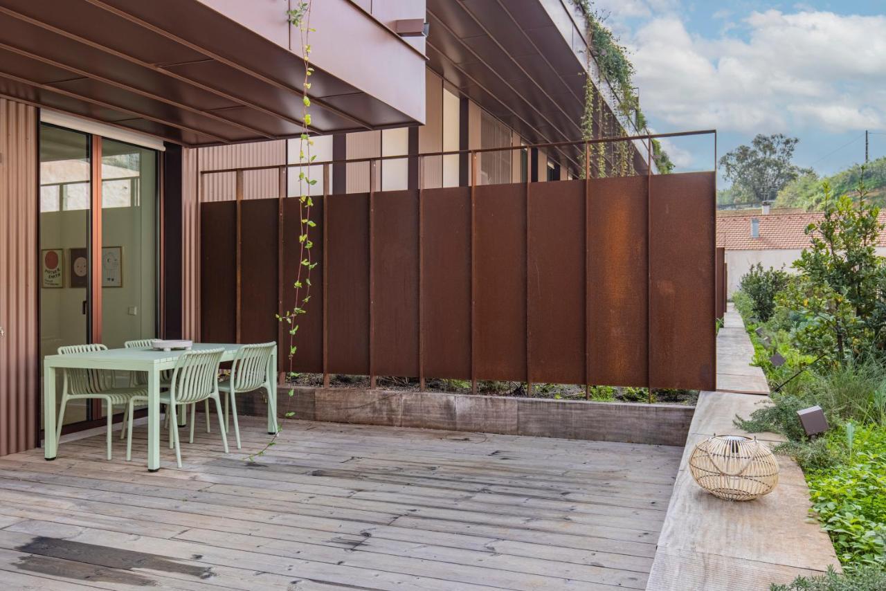 Deluxe 2bdr W/ Patio By Lovelystay