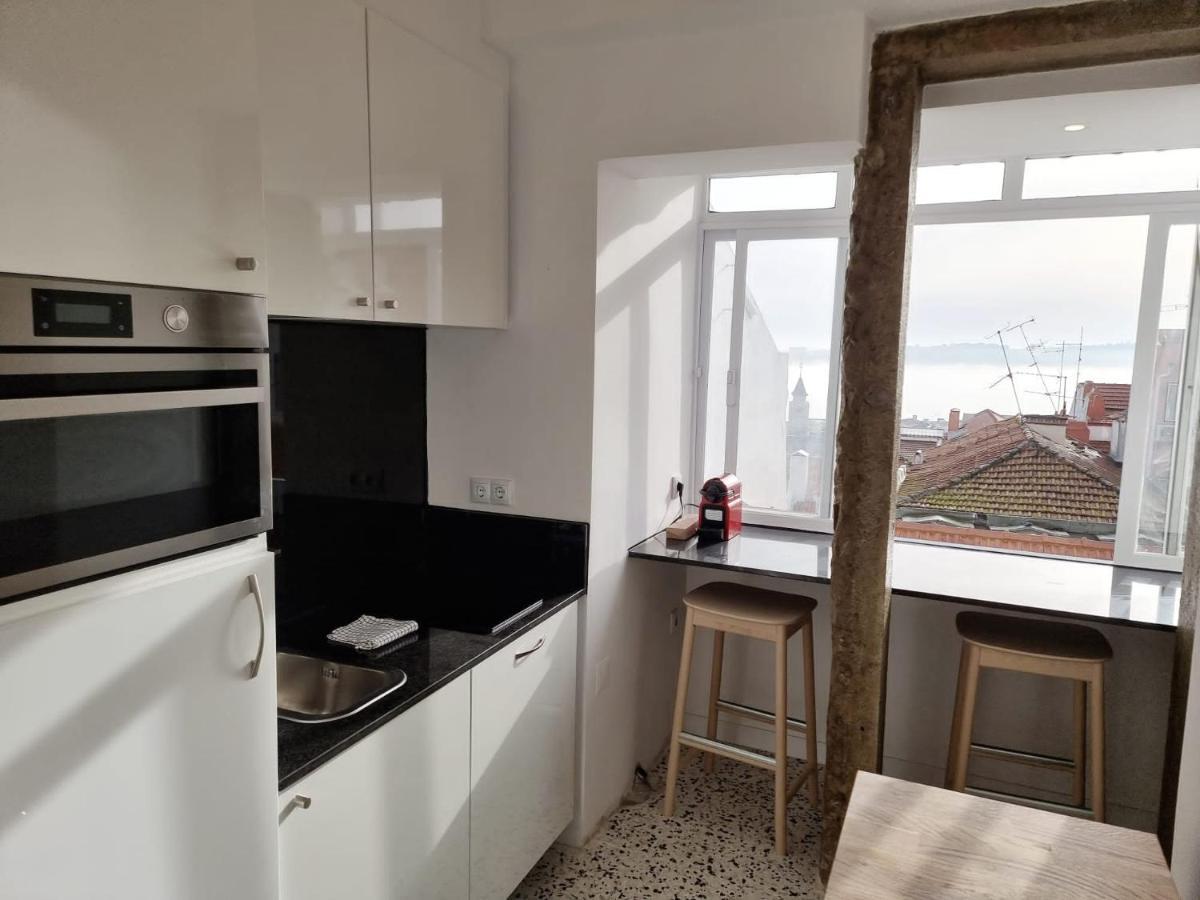 3 Bedroom Apt, Historical Center, Tagus River View Apartment Lisbon