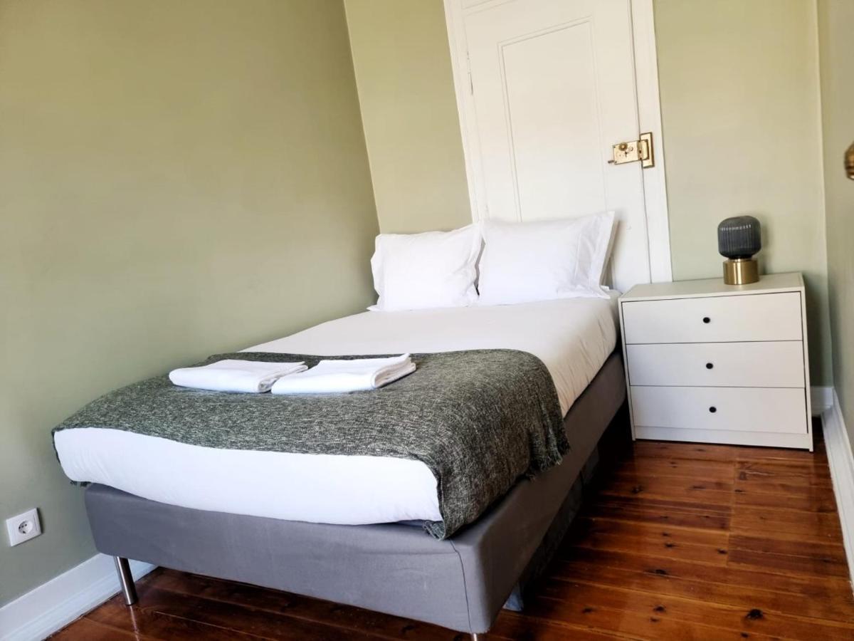 Apartment 3 Bedroom Apt, Historical Center, Tagus River View