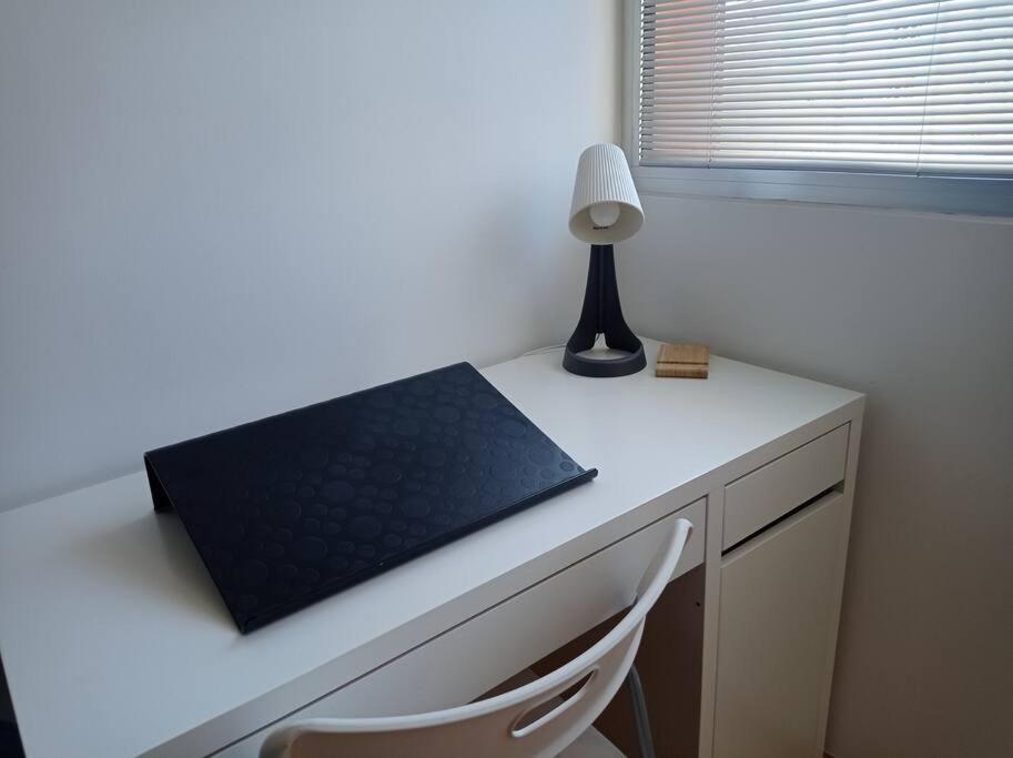Apartamento Near Airport & Citycenter Free Parking *