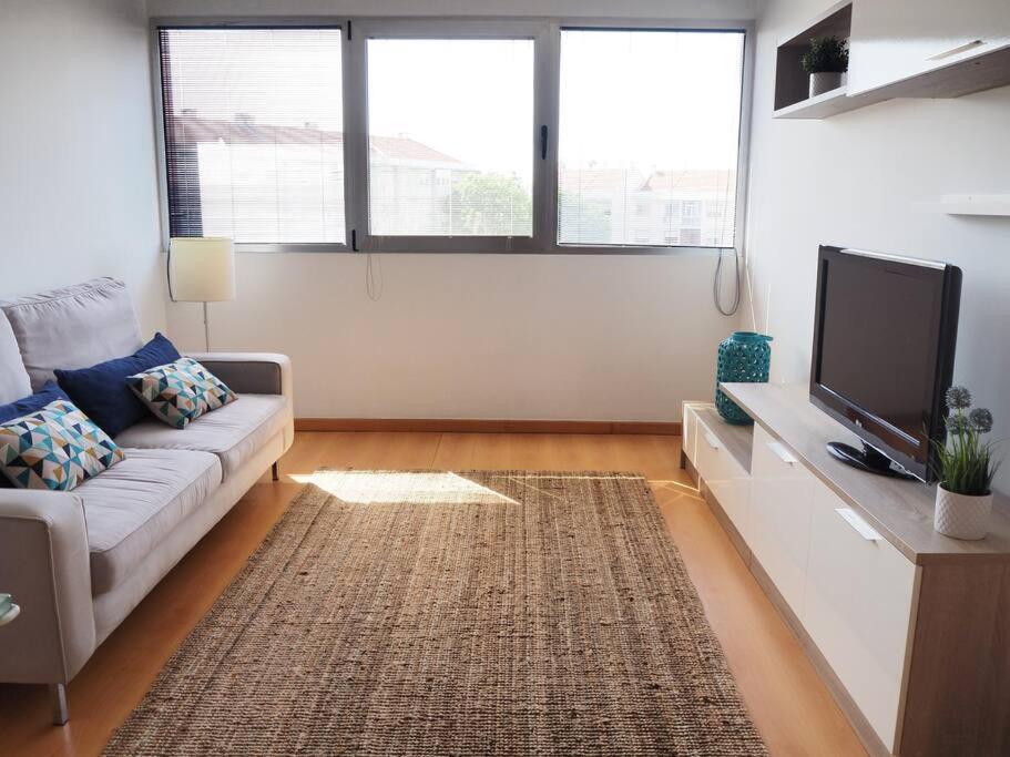 Apartamento Near Airport & Citycenter Free Parking *