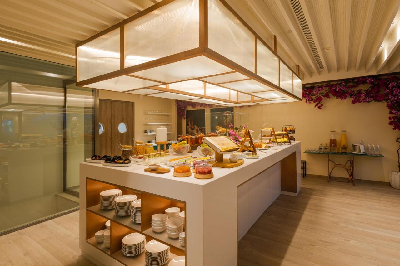 Hotel Luster 4*
