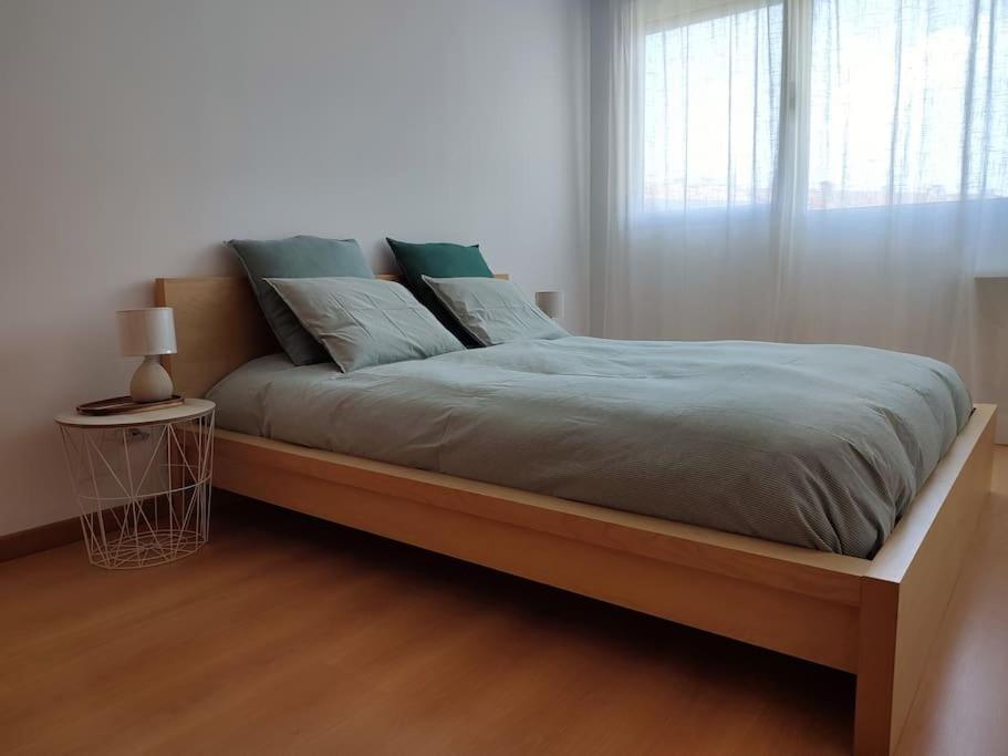 Near Airport & Citycenter Free Parking *