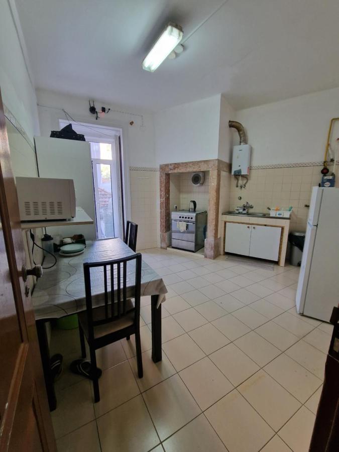 Local Private Hostal Lisboa