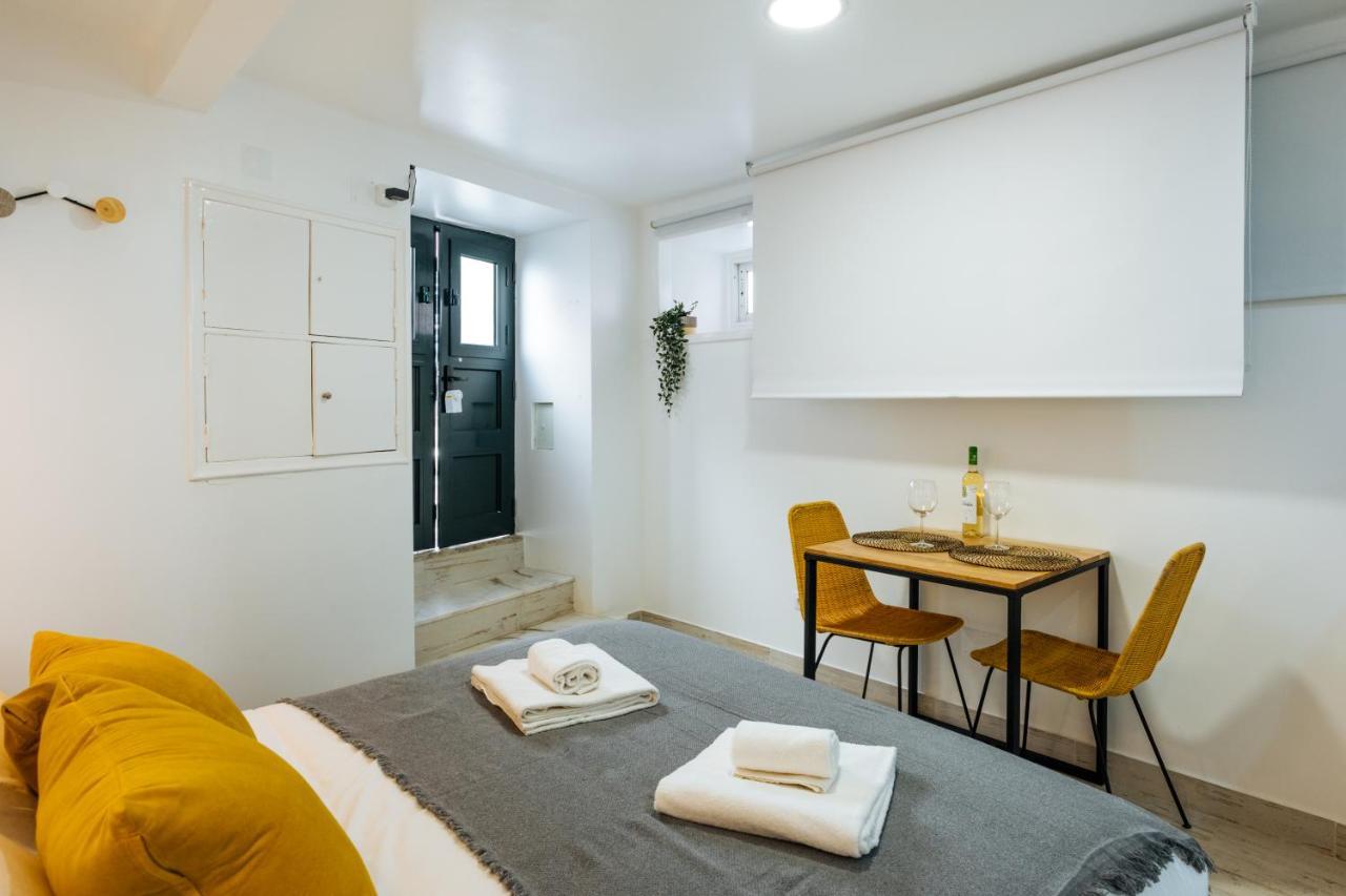 Cozy & Small In The Center *