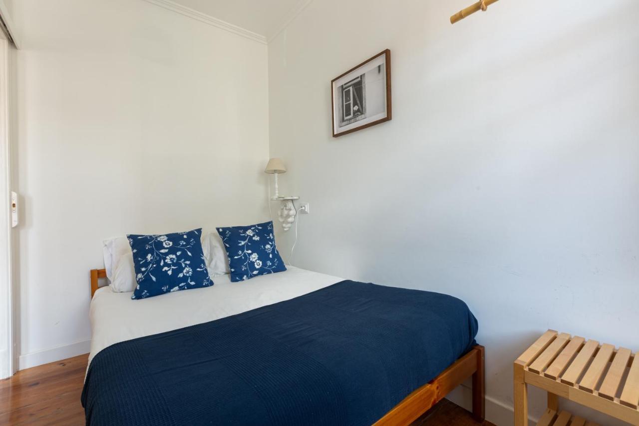 White & Blue Vintage In Graca Apartamento