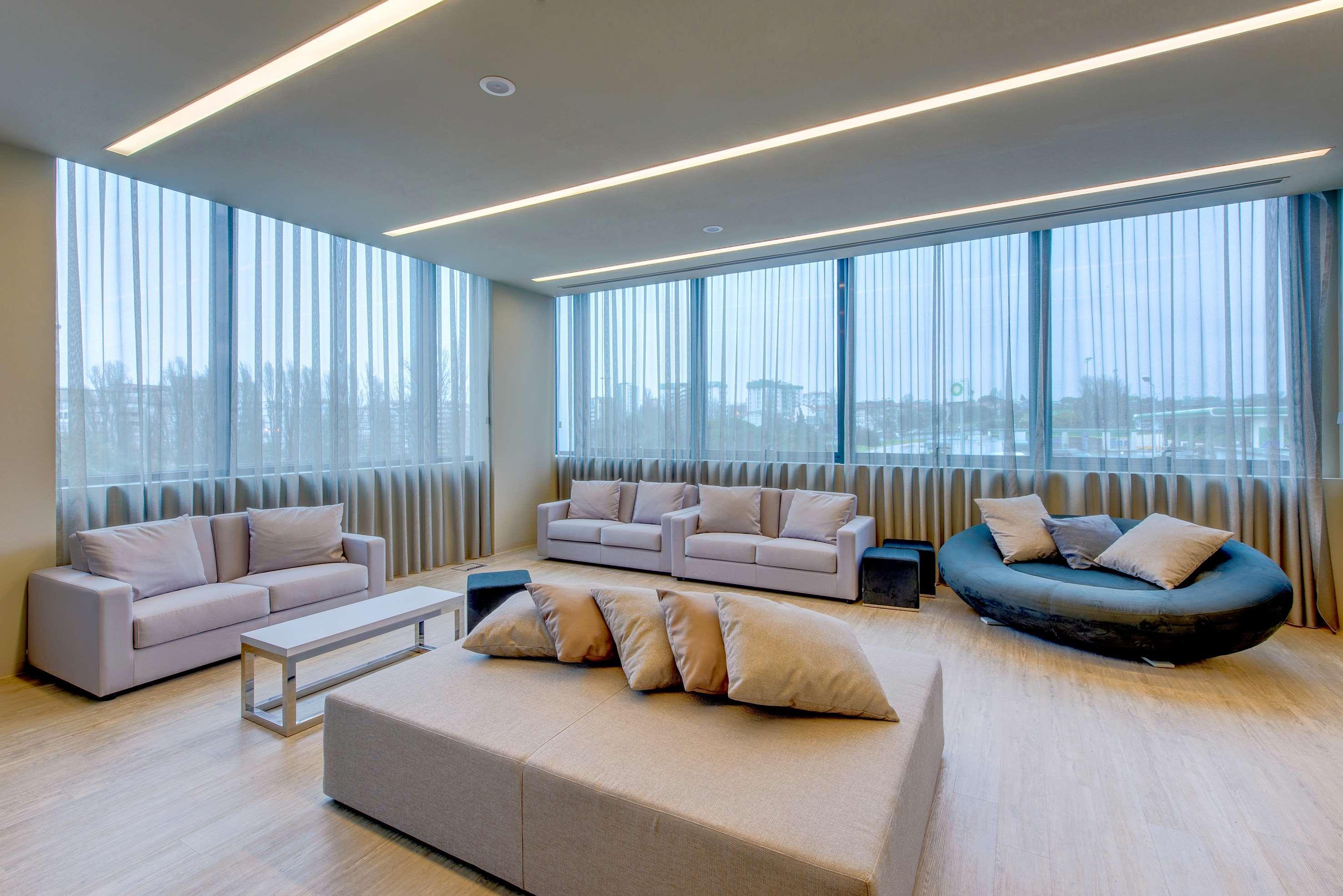 Hotel Meliá Aeroporto 4*