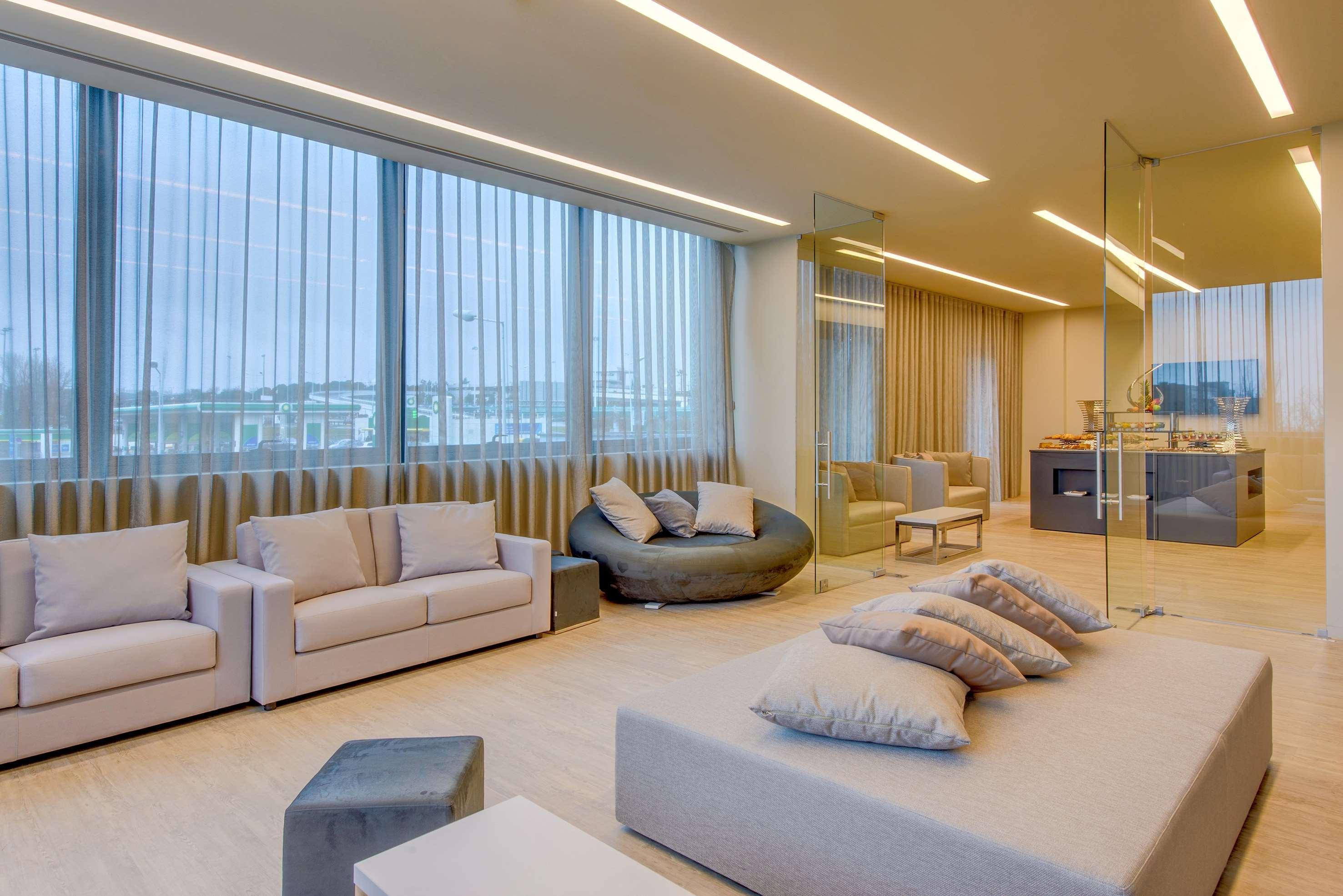 Meliá Aeroporto 4*