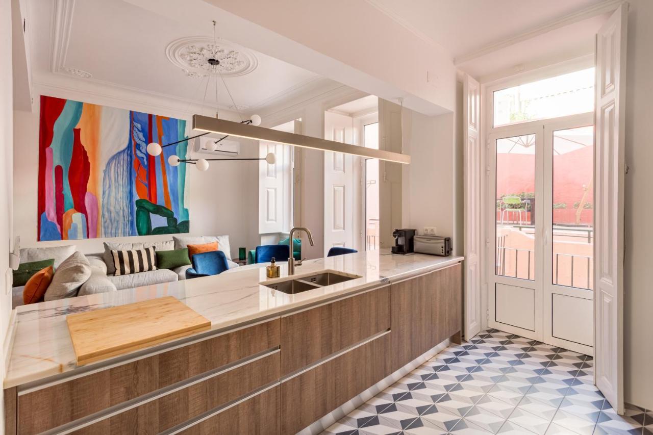 Joivy Exquisite With Patio In Graca * Lisboa