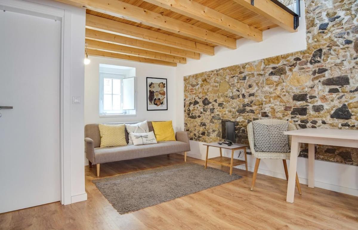 Classic Homes: Bright & In Belem *