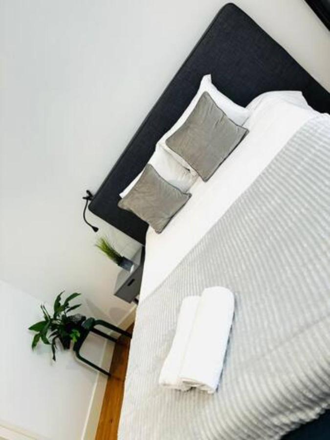 Large Flat Up 8pp