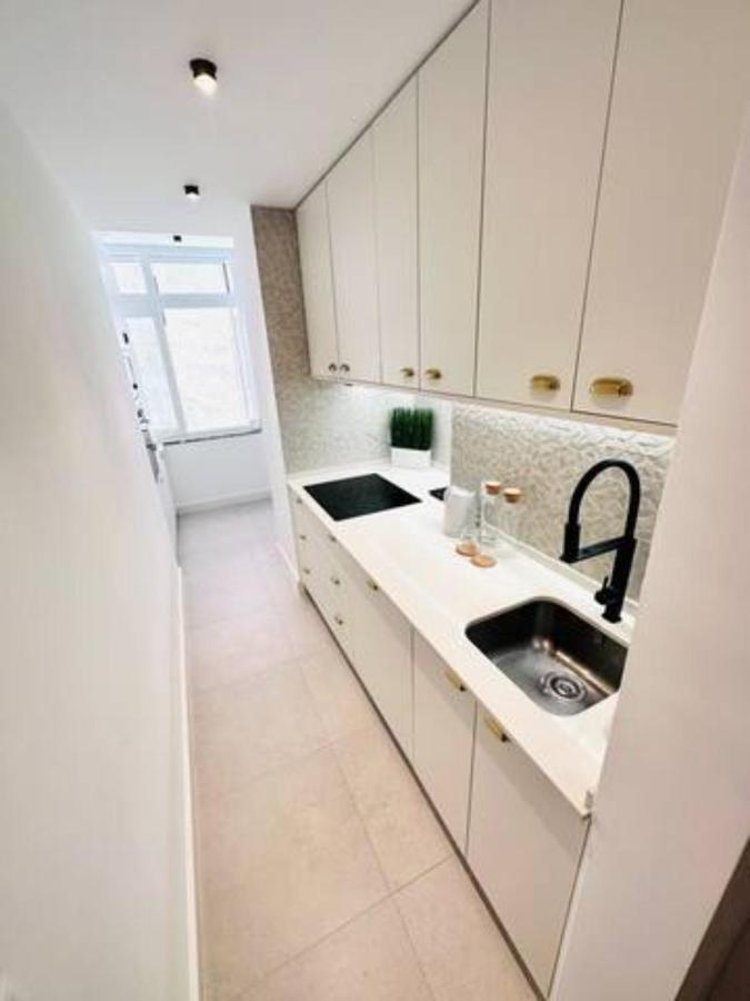 Large Flat Up 8pp Lisboa