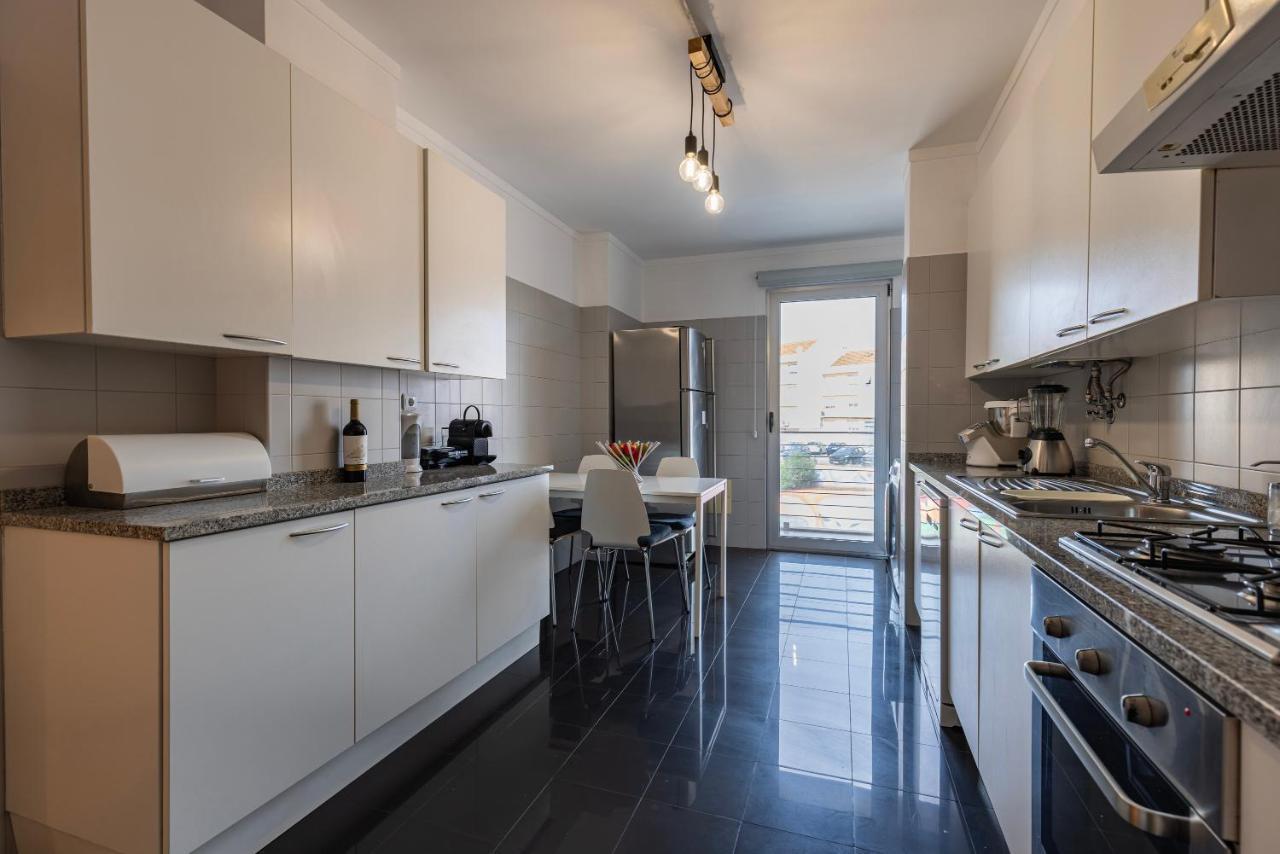 Charm 3bdr W/balcony By Lovelystay * Lisbon