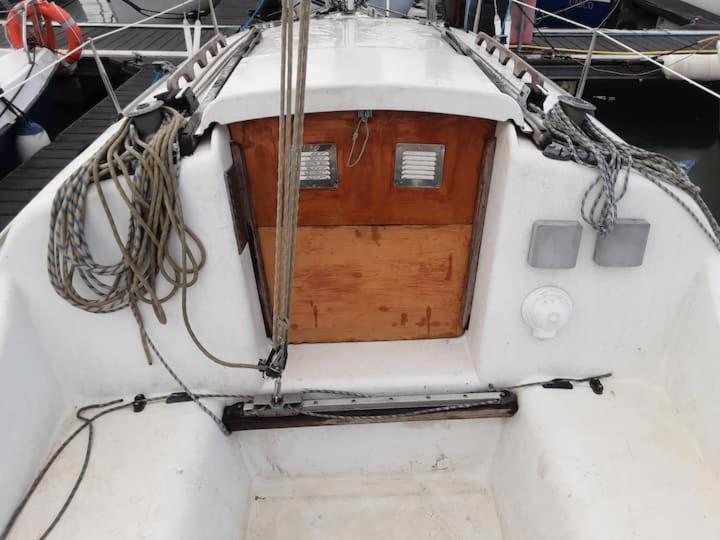 Hotel en barco Vintage Sailboat In Belem *