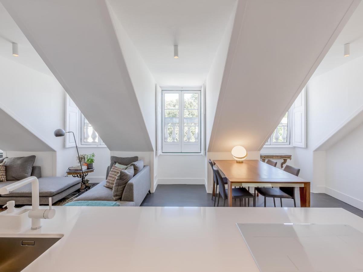 Principe Real Charming Garden View Flat At The Heart Of