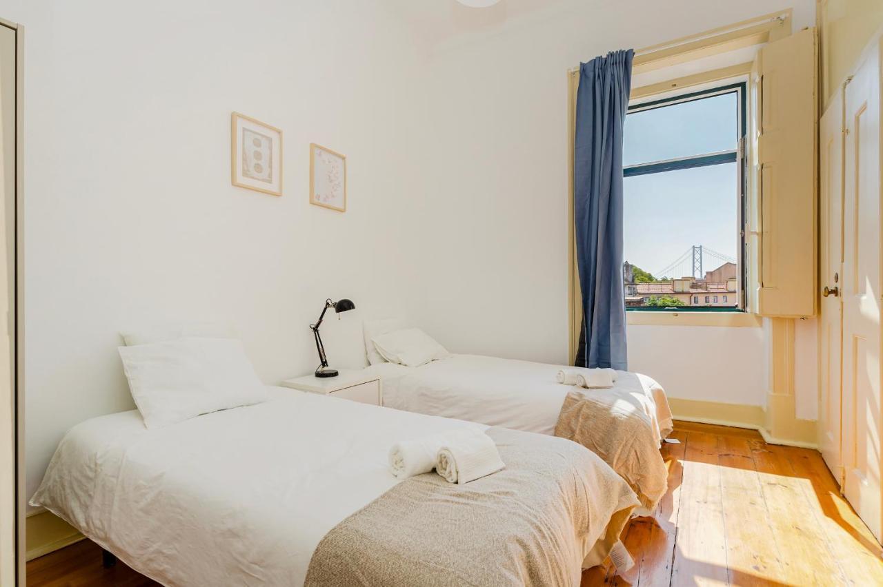 4br - Excellent Location - New Mattresses! * Lisboa