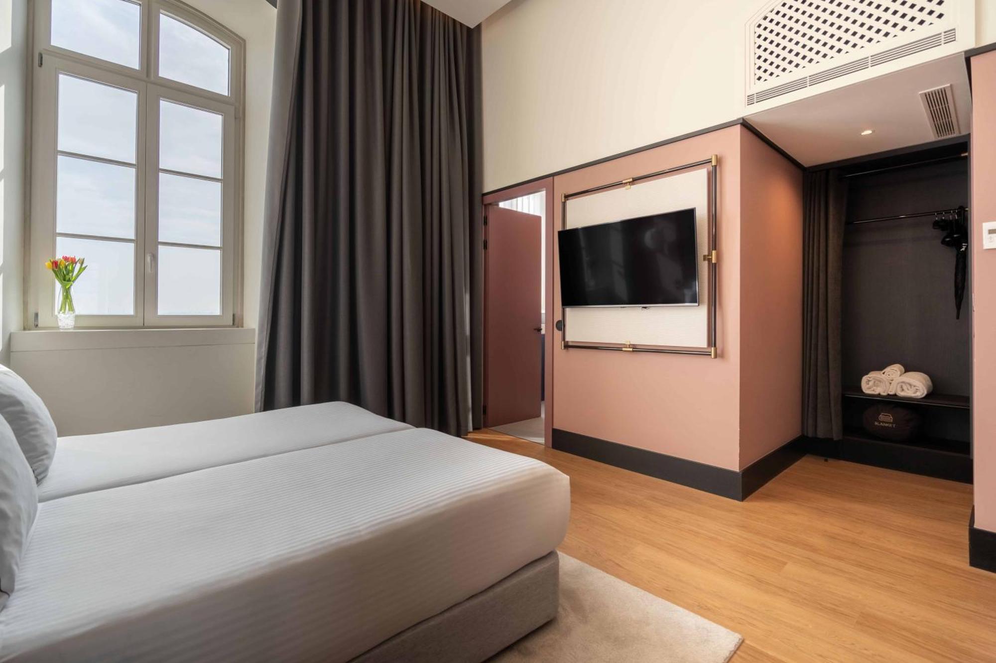 The Editory Riverside Hotel, An Historic