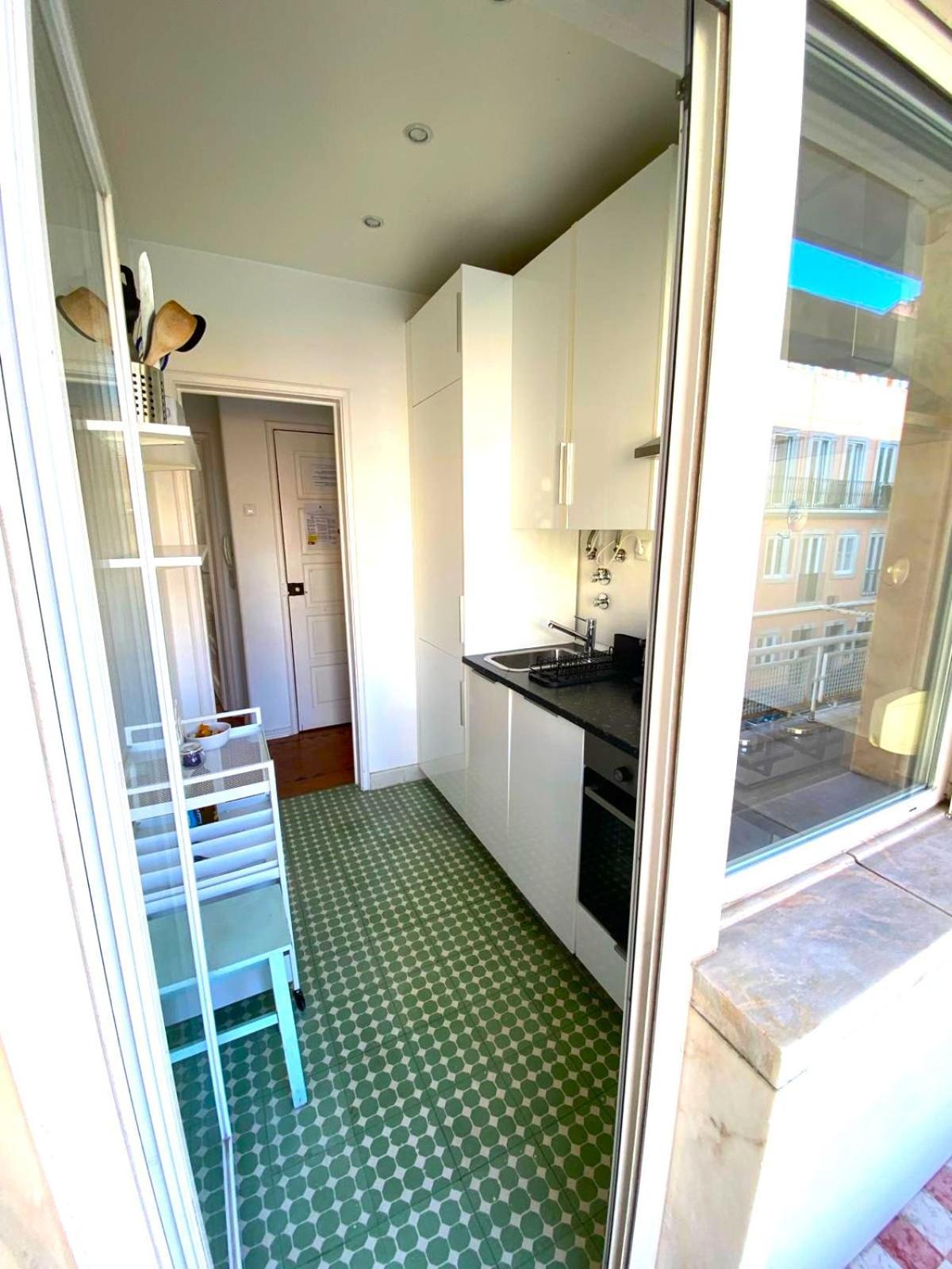 Sunny With A Balcony Apartment Lisbon