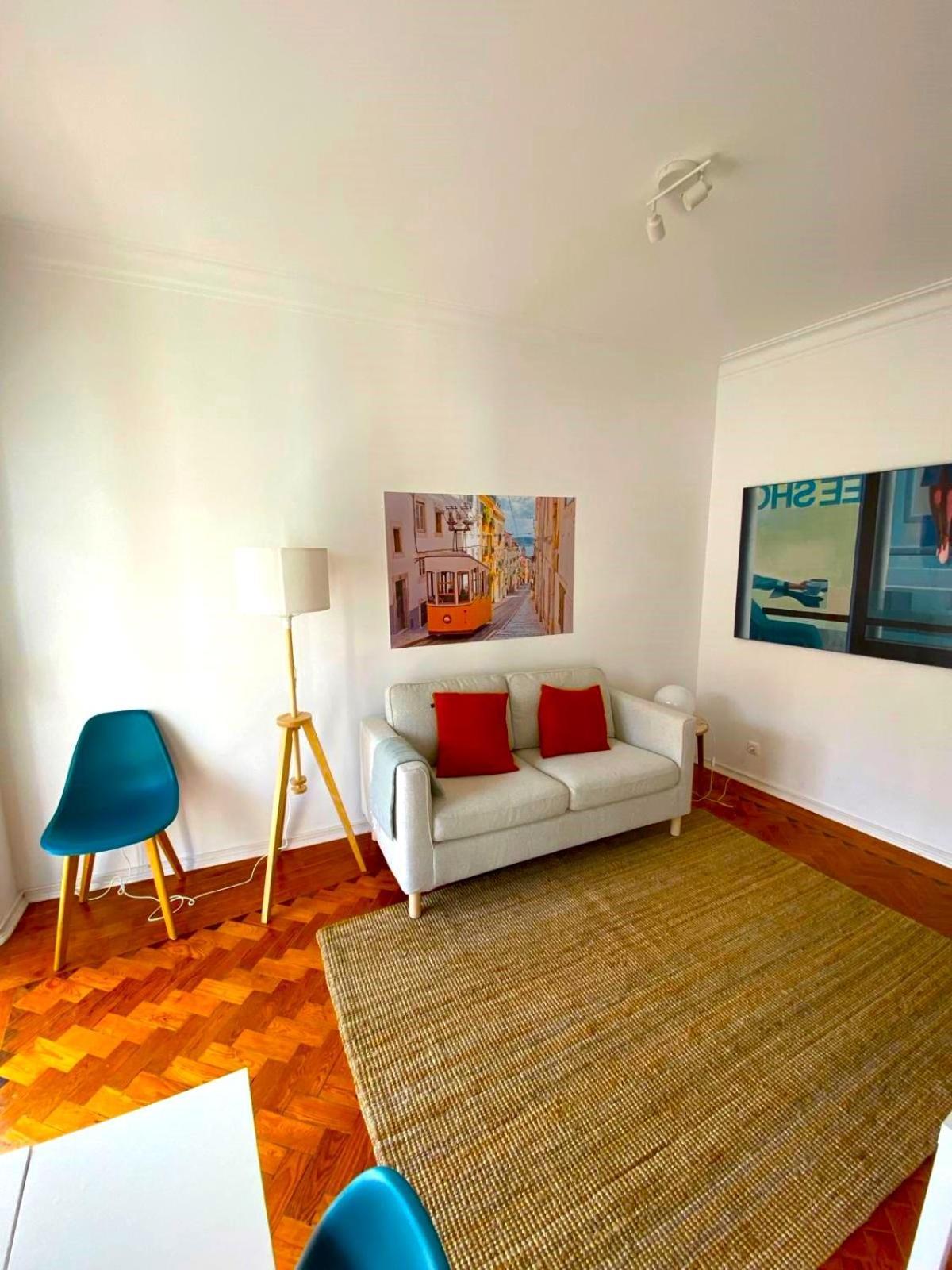 Apartment Sunny With A Balcony Lisbon