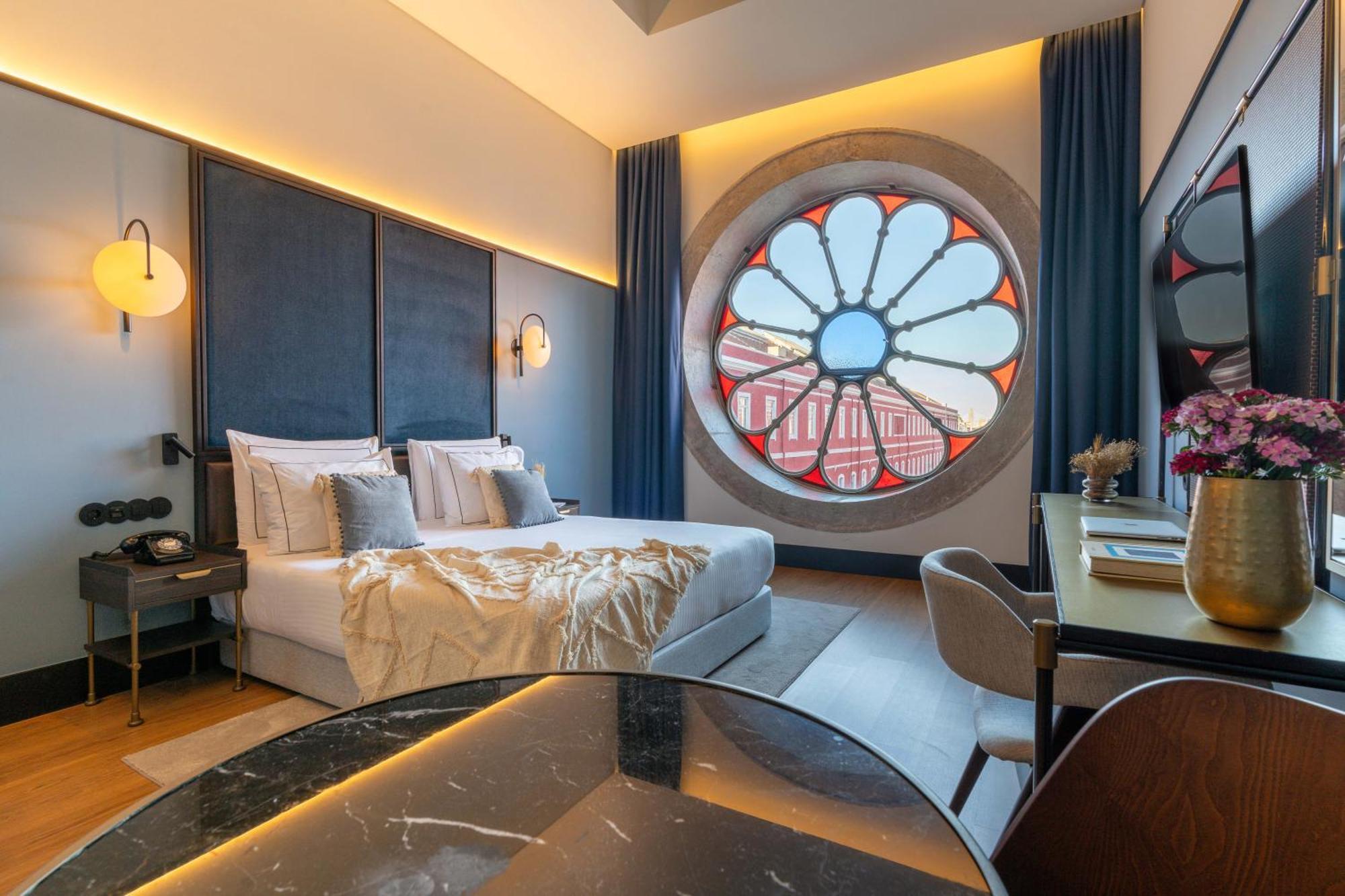 The Editory Riverside Hotel, An Historic