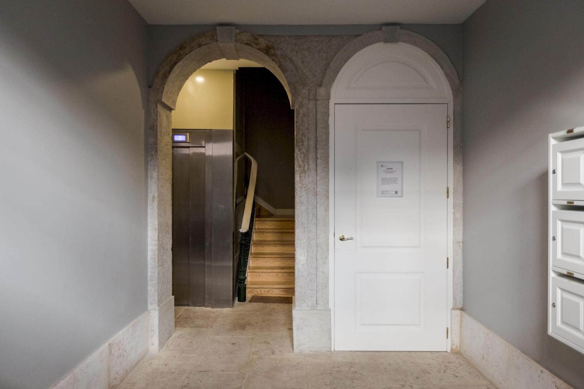Apartment Architectural Gem In Baixa *