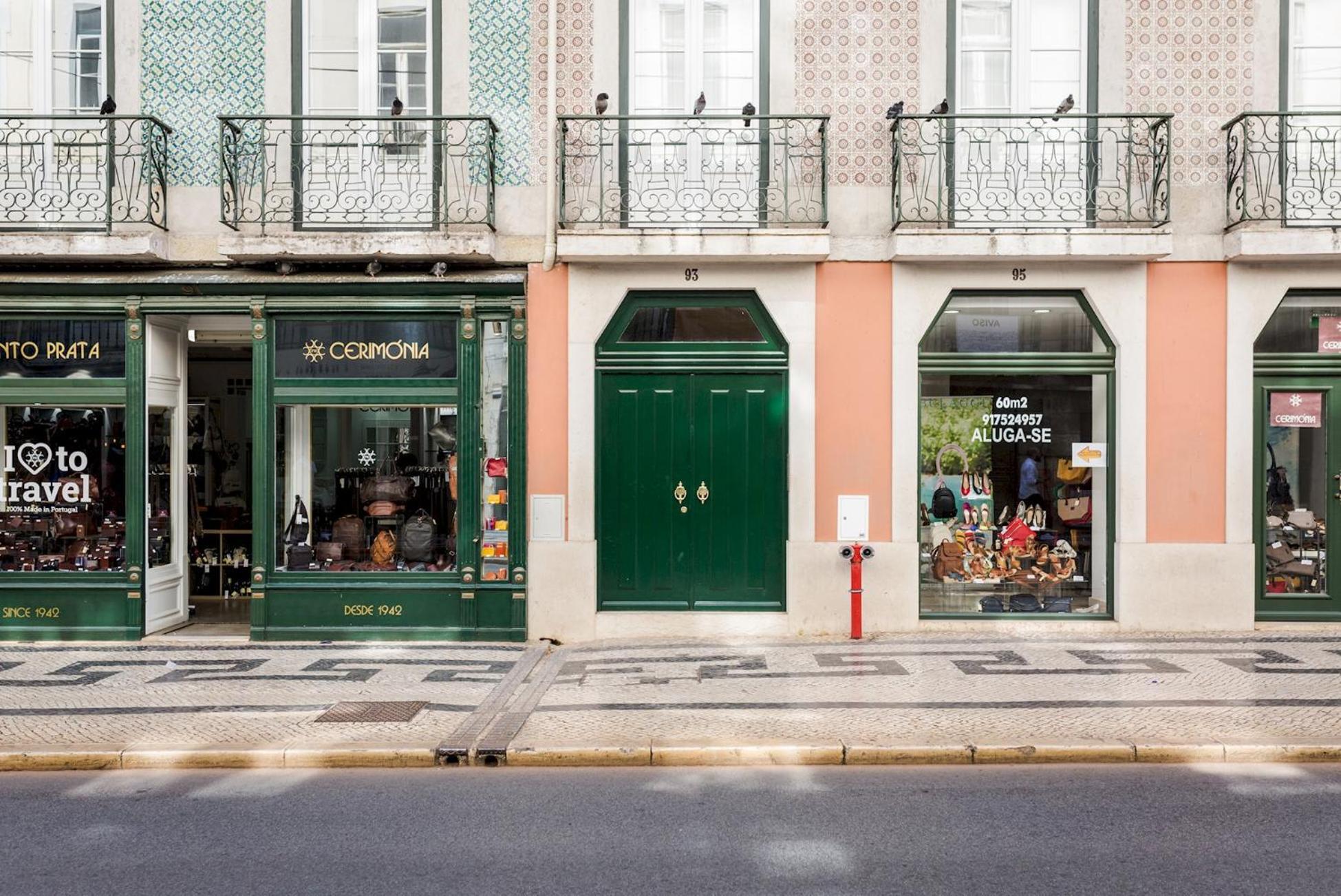 Apartment Architectural Gem In Baixa