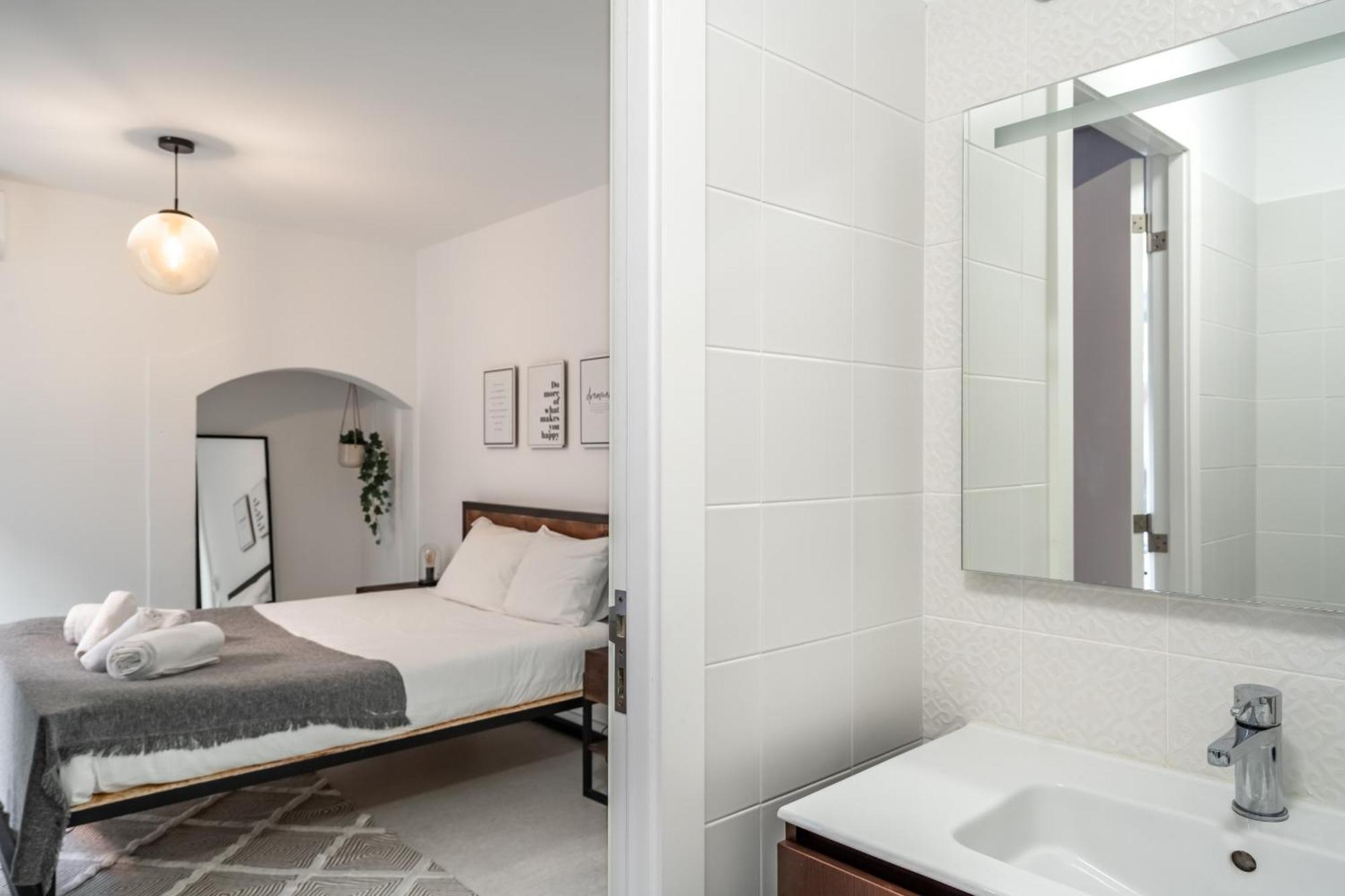 Lovely 2 Bedroom In The Heart Of * Lisboa