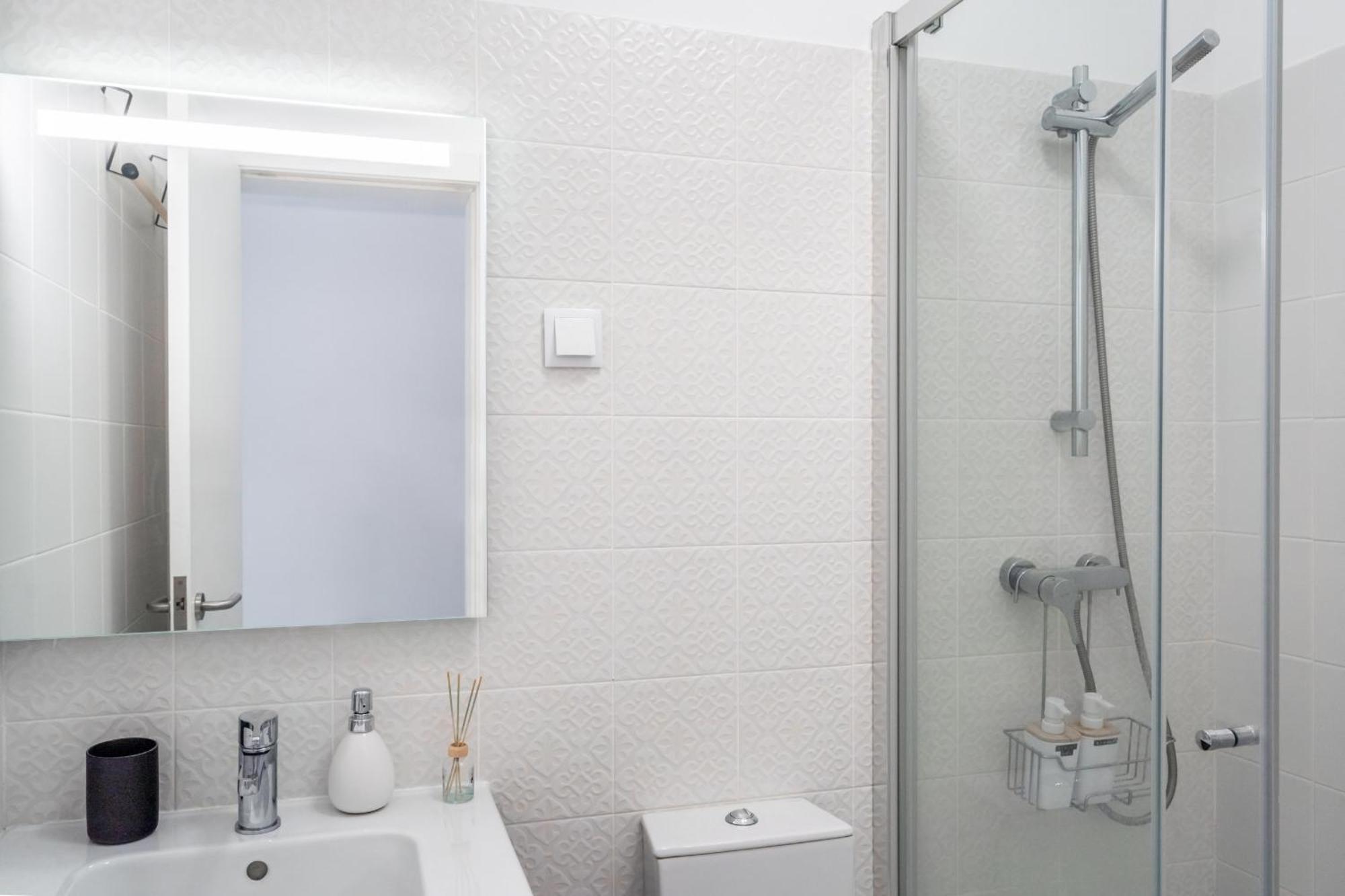 Lovely 2 Bedroom In The Heart Of *