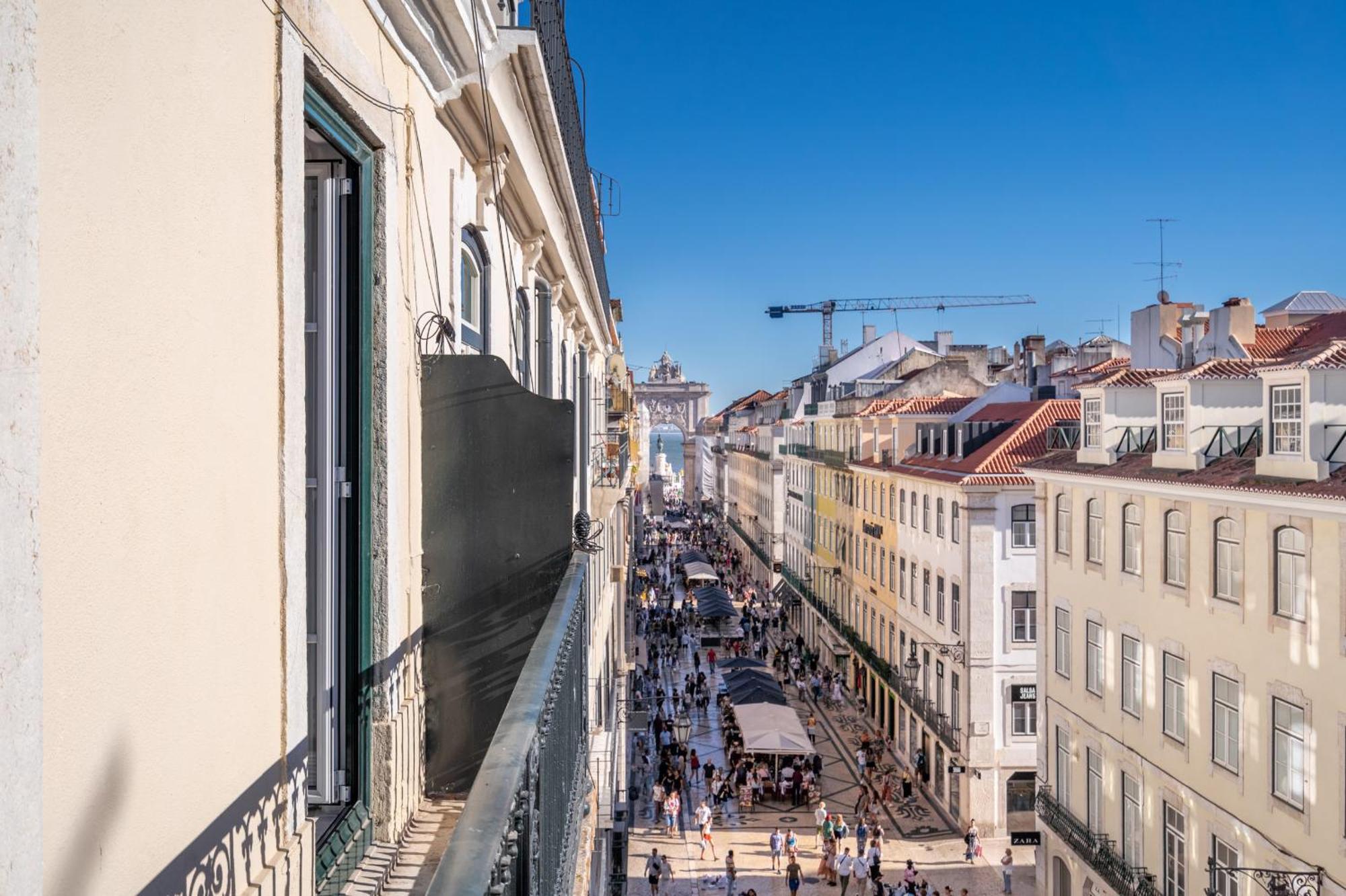 Lovely 2 Bedroom In The Heart Of * Lisboa