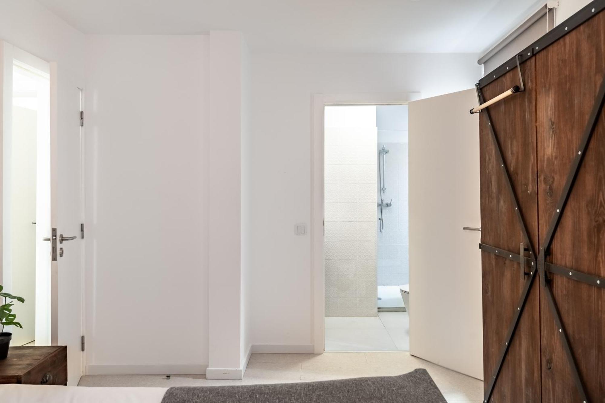 Lovely 2 Bedroom In The Heart Of