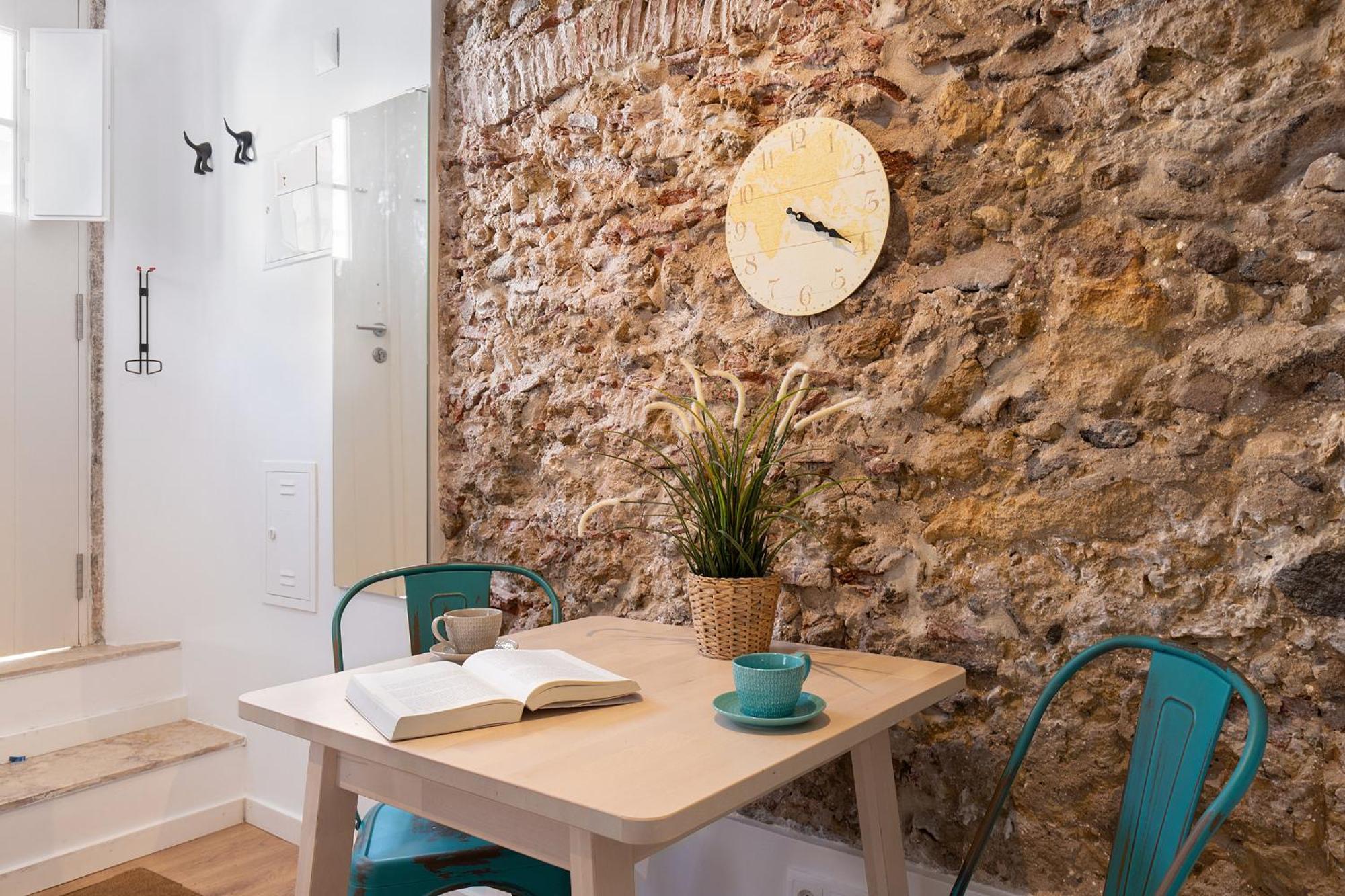 Classic Homes: Bright & In Belem