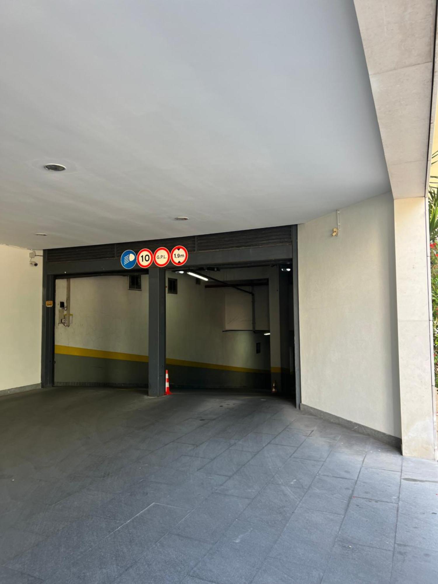 Columbano - Boutique Ensuites, Cokitchen & Parking *