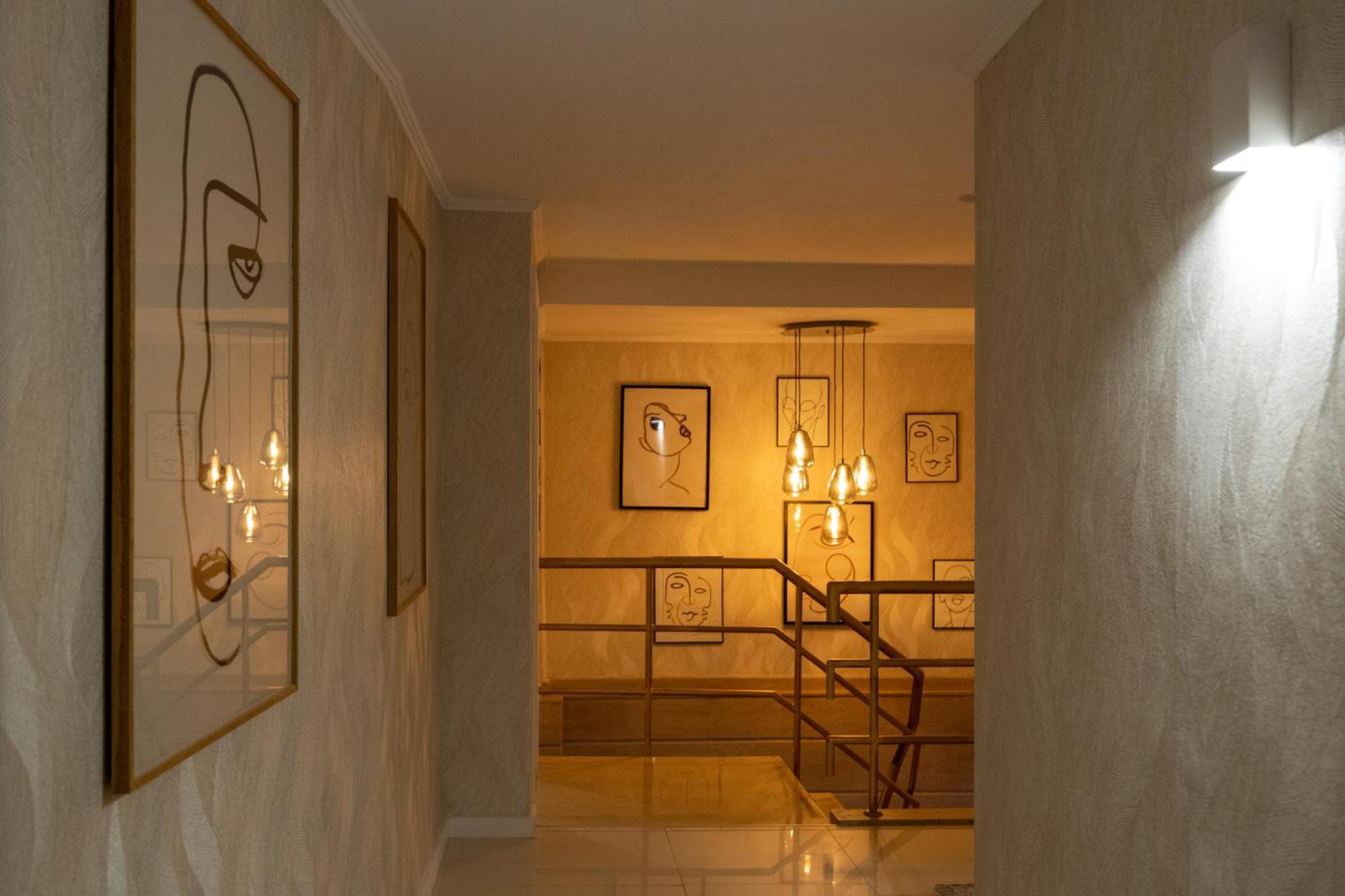 Bossa & Bed Hostal *