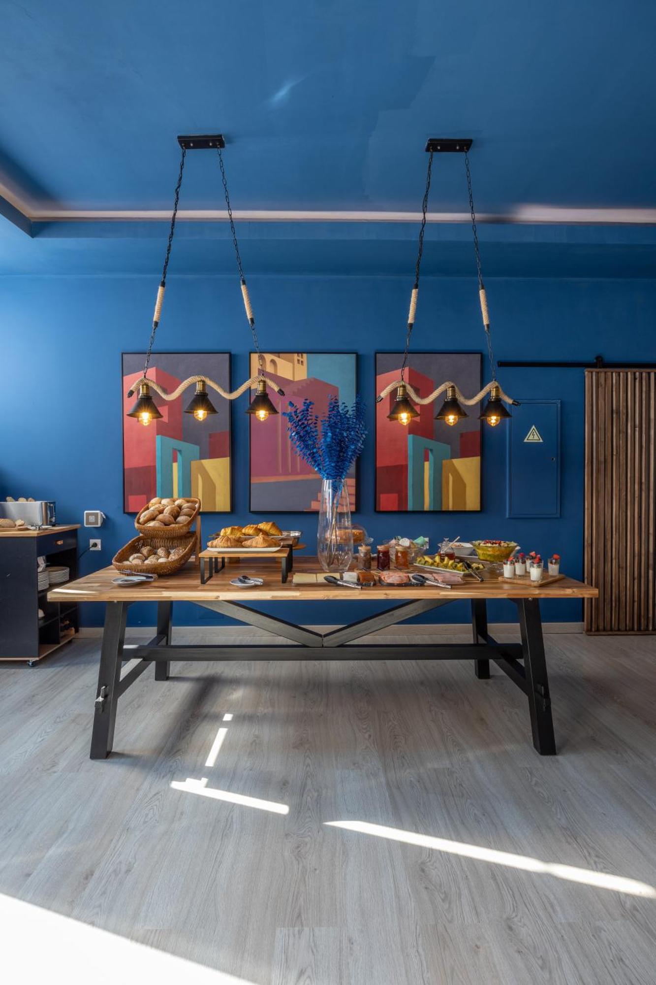 Bossa & Bed Hostal *