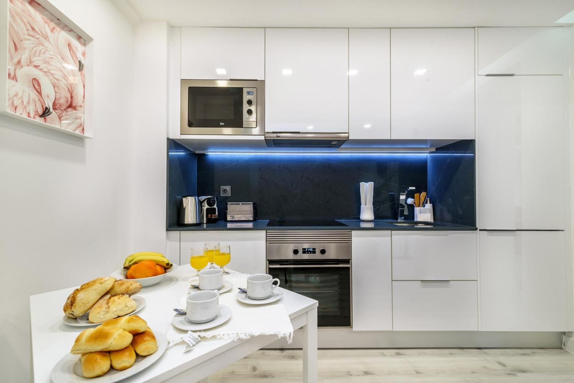 Whome Chic Escape: Your Stylish Haven In Downtown Apartamento Lisboa