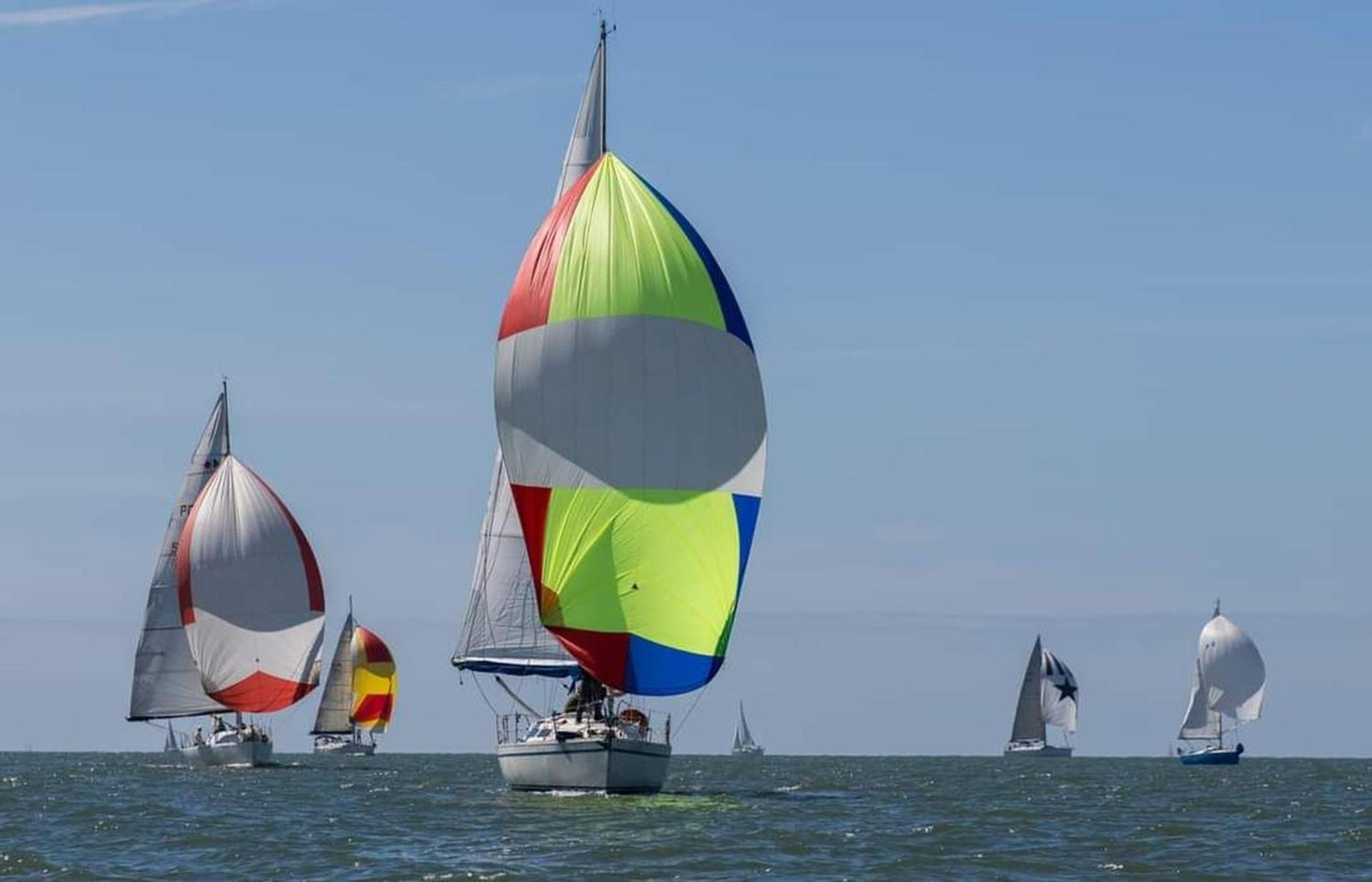 Be Local - Sleep Aboard The Santa Maria Sailing Boat In Lisboa