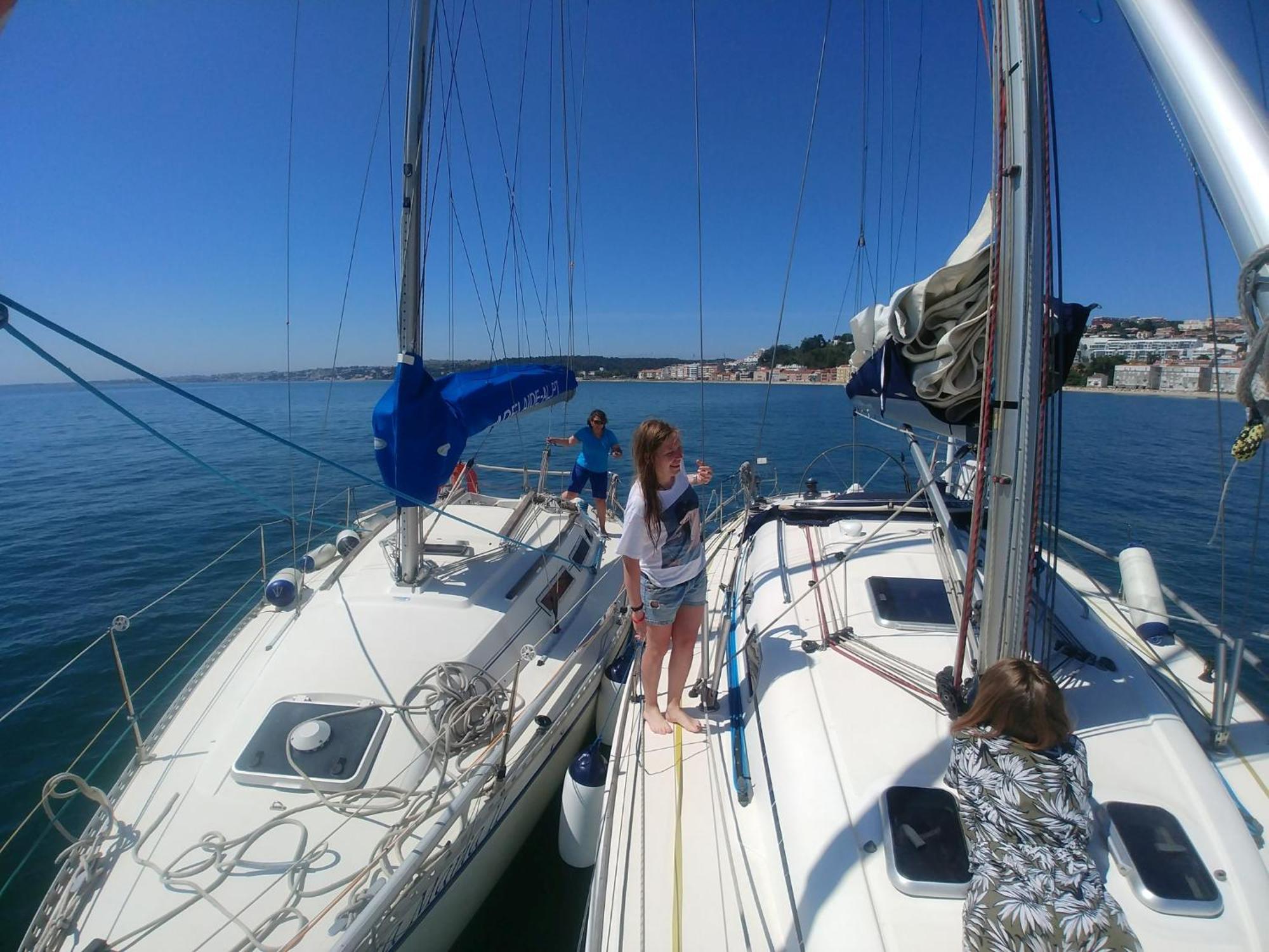 Be Local - Sleep Aboard The Santa Maria Sailing Boat In Lisboa