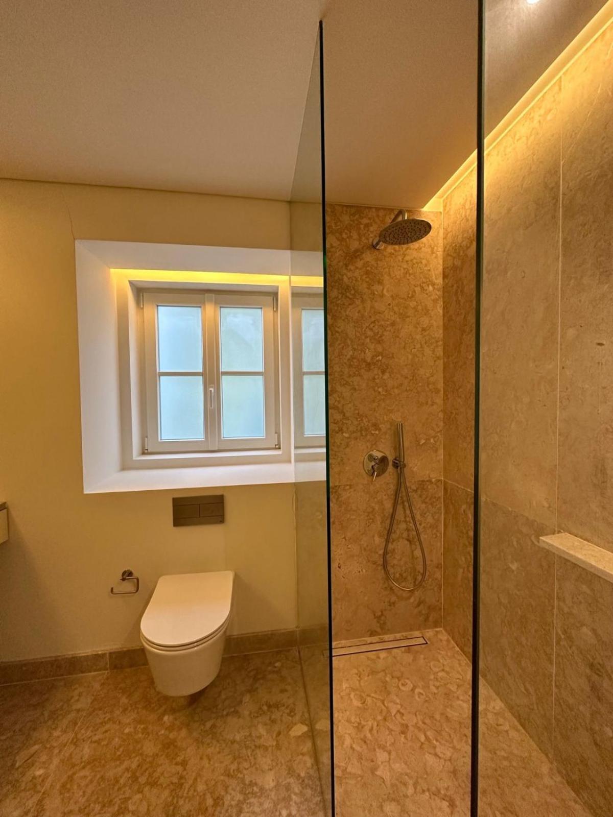 Habitación en casa particular Privade In Baixa With Private Bathroom
