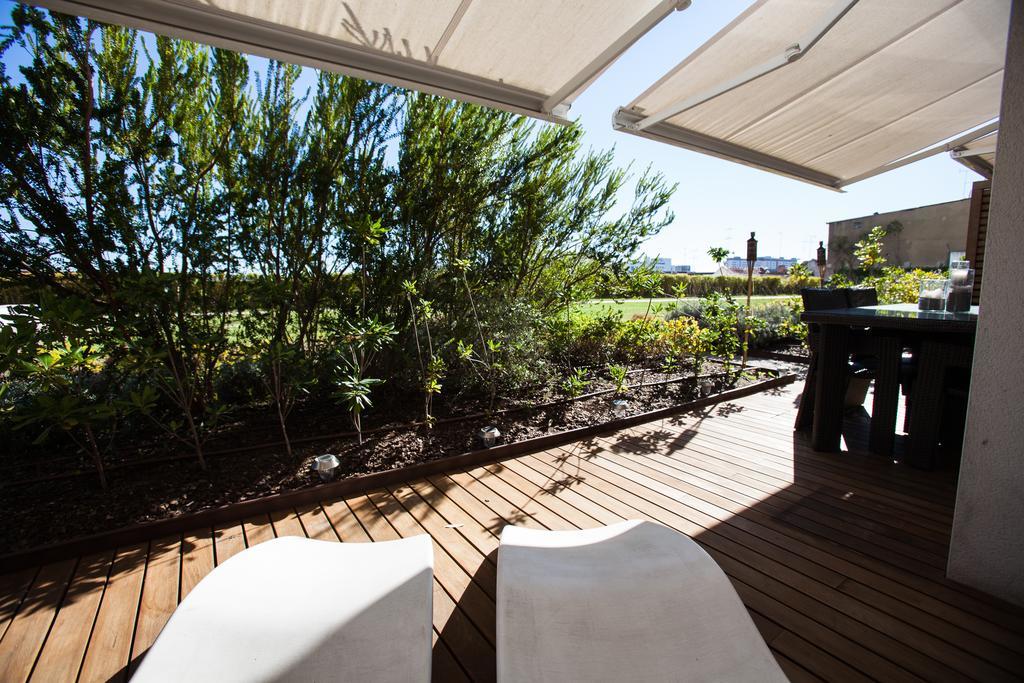 Charming With Terrace And Pool In * Lisboa