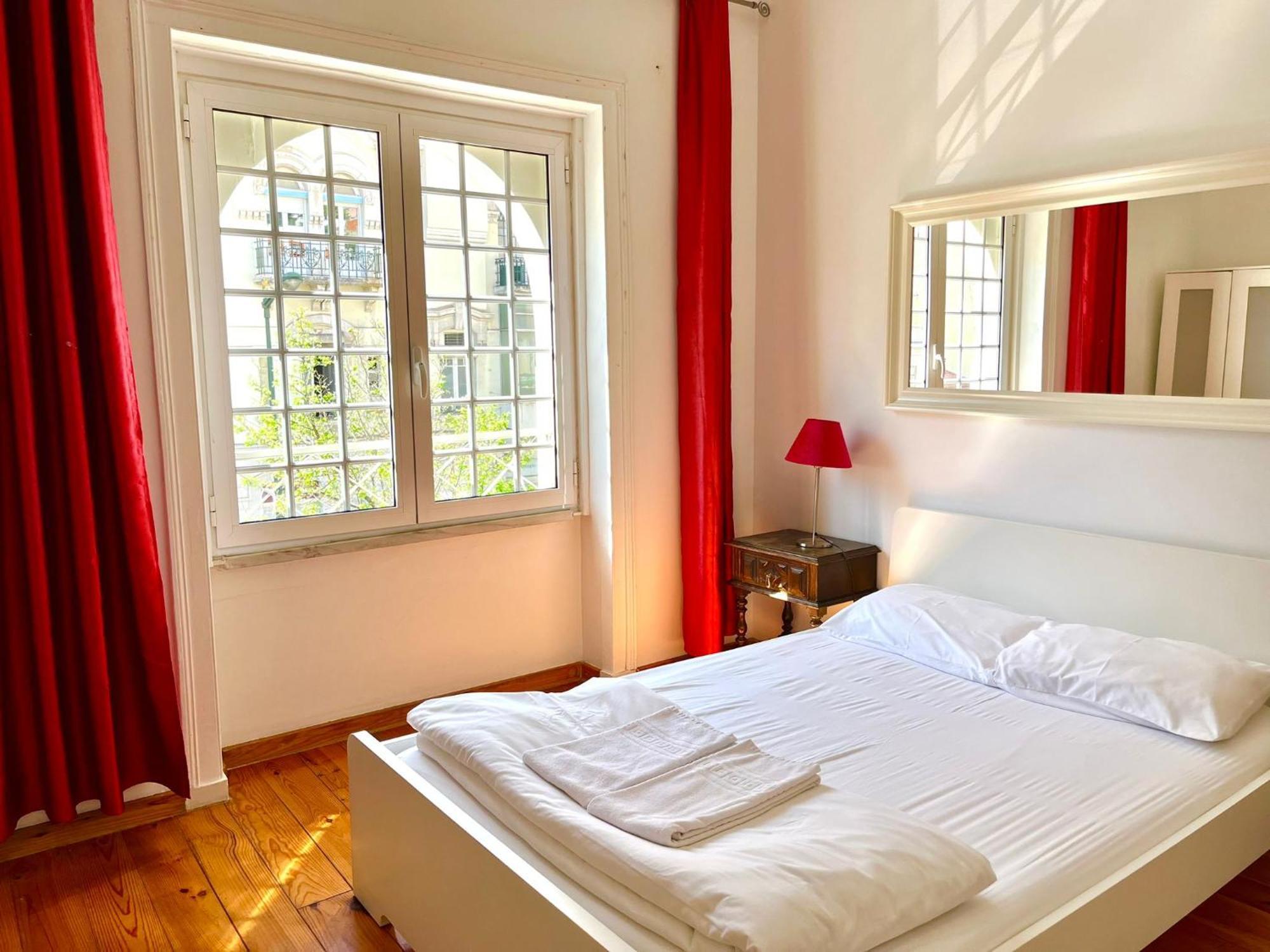 Apartment With Terrasse - 3 Bedroom, 3 Bathroom Triplex Lisbon
