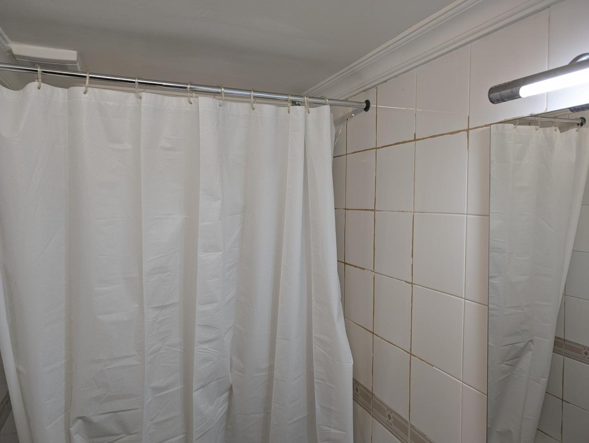 Free Wifi -estrela Lapa- Tram 28 * Lisboa