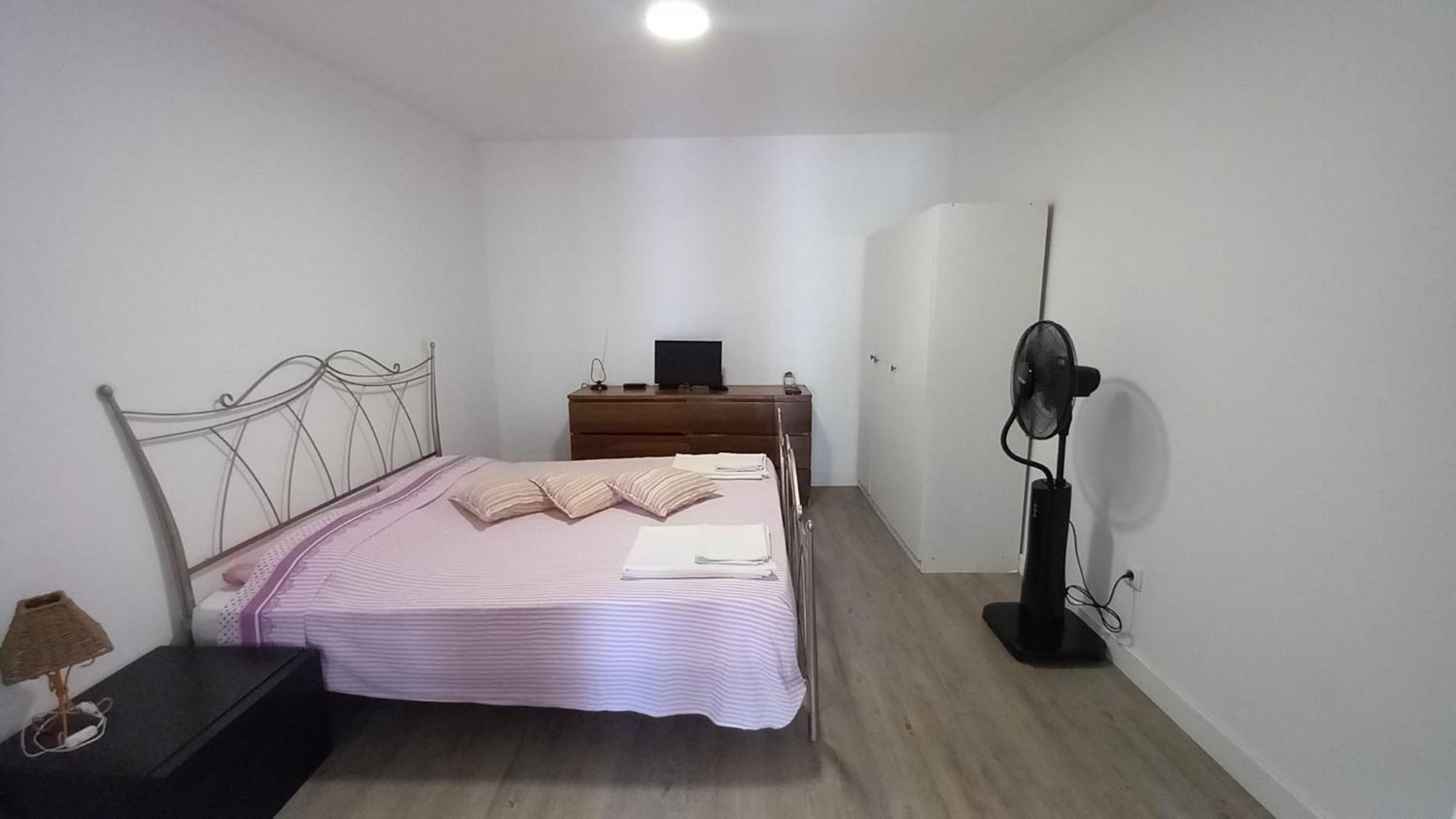 Alvito - Comfortable With Private Bathroom Habitación en casa particular *